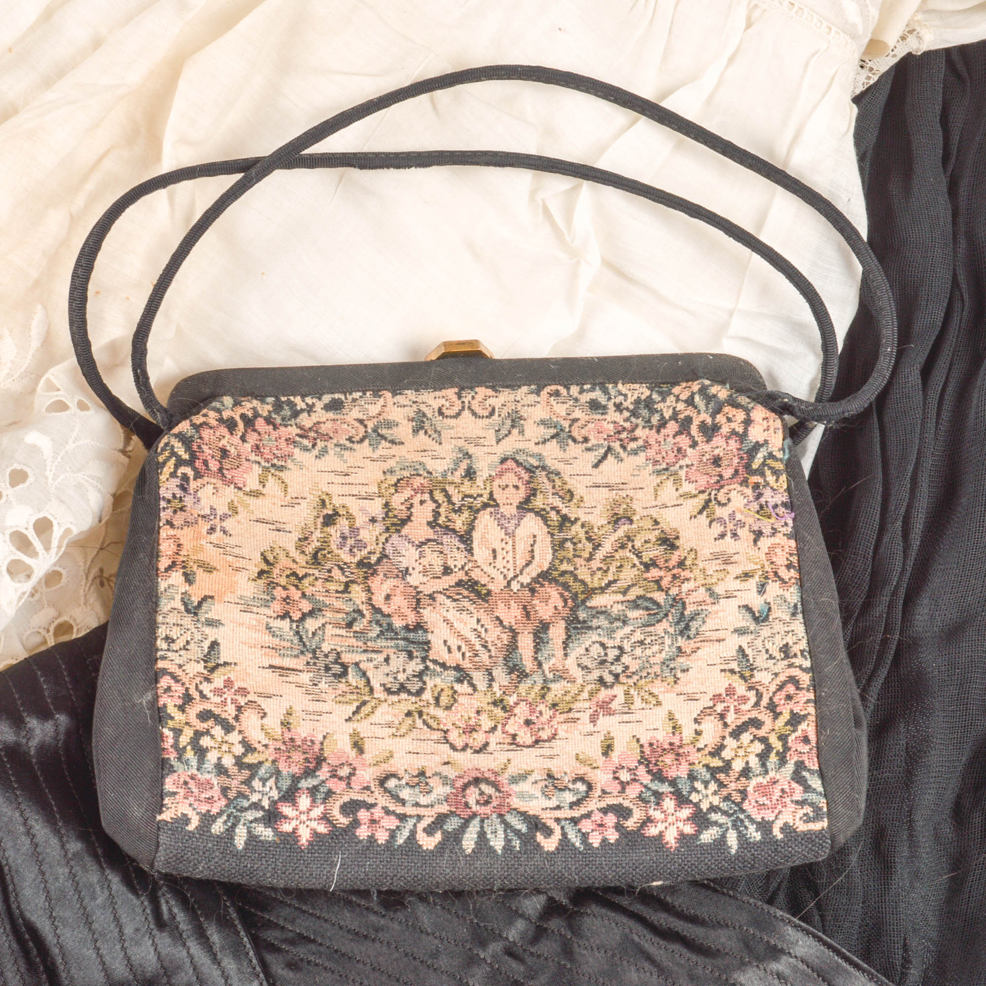 Women's Victorian Clothing