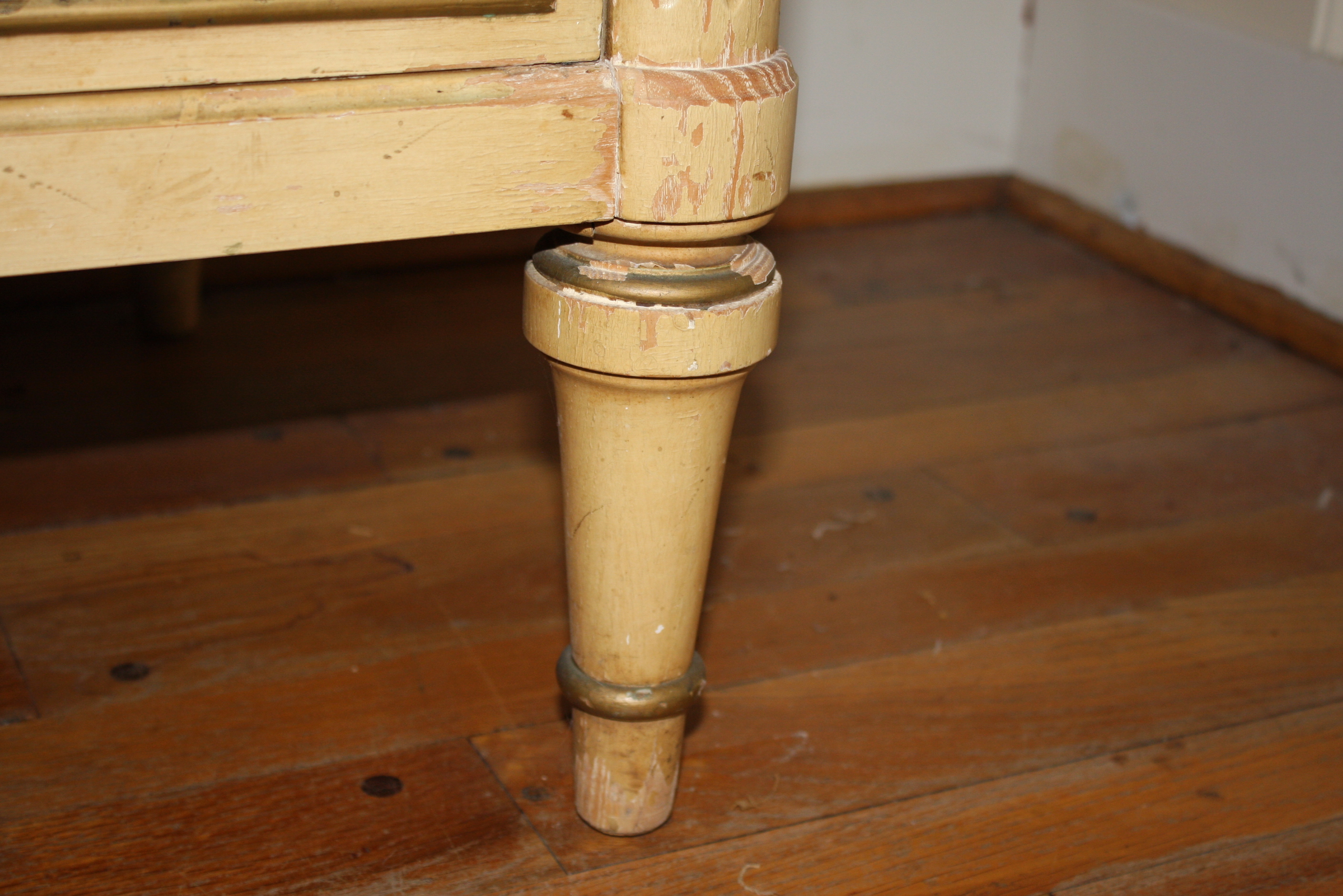 Vintage Davis Cabinet Co. French Provincial Dresser