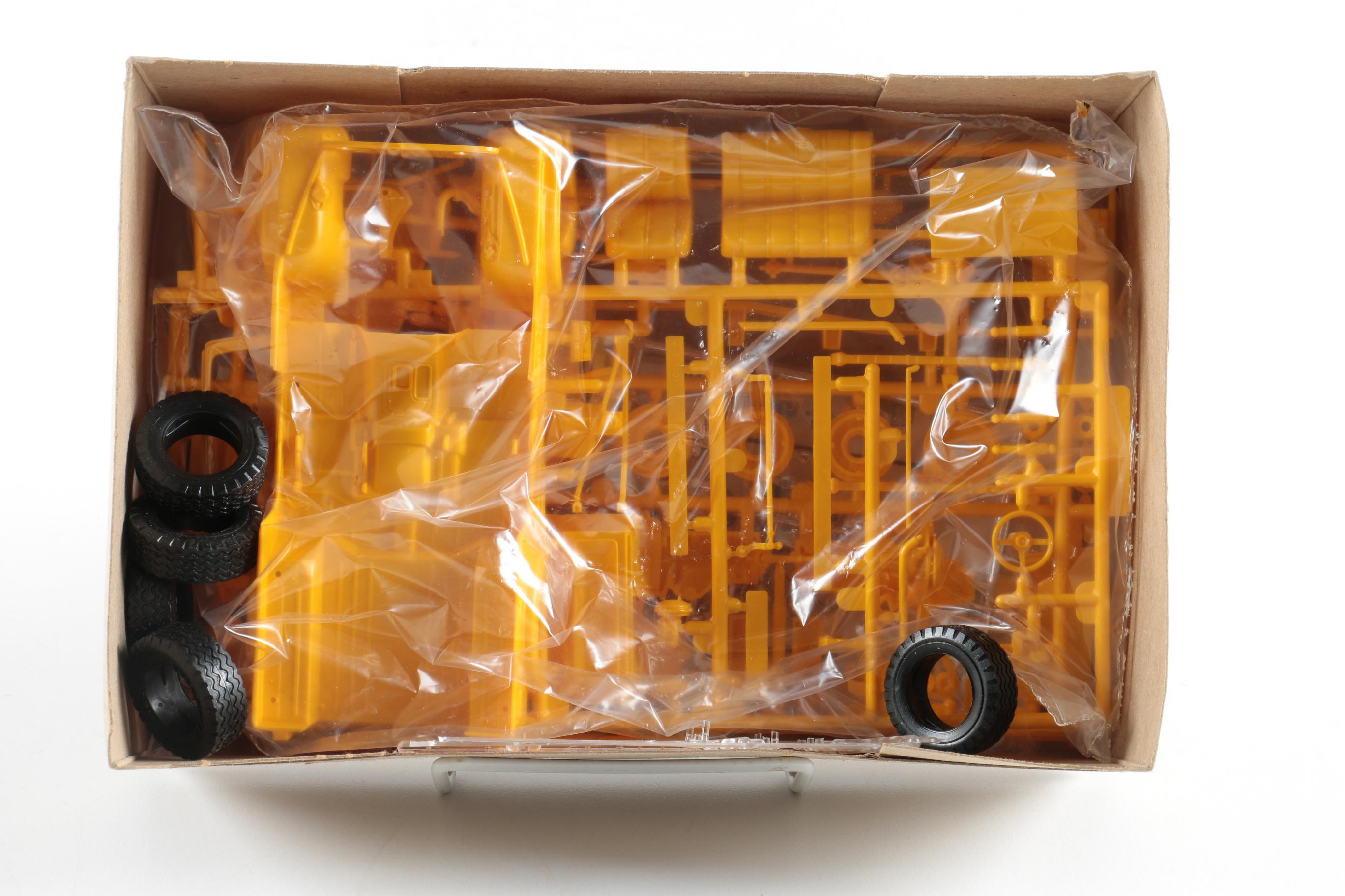 Vintage Monogram Jeep CJ-7 Jeep Model Kits