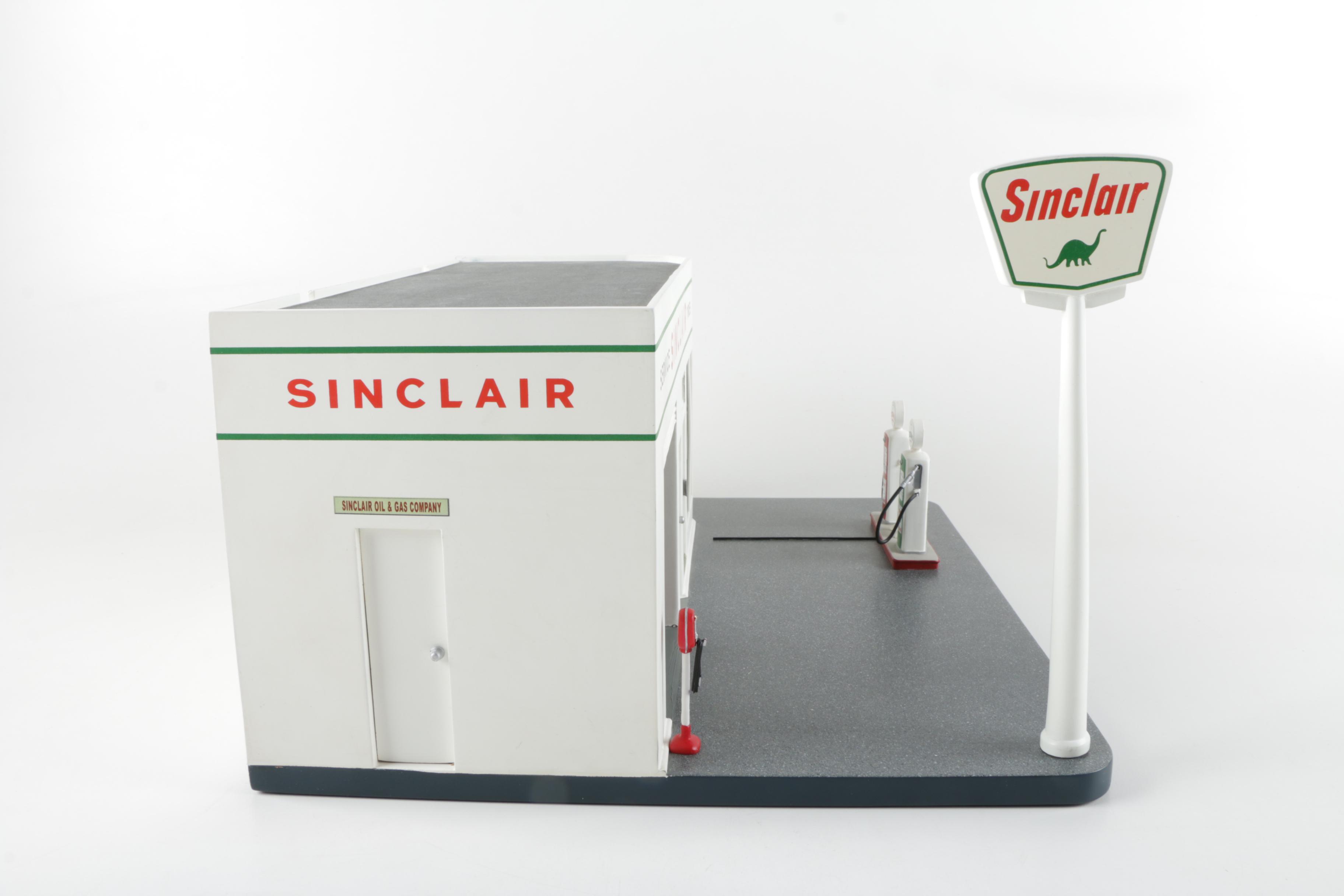 Danbury Mint 1:24-Scale Sinclair Gas Station Display