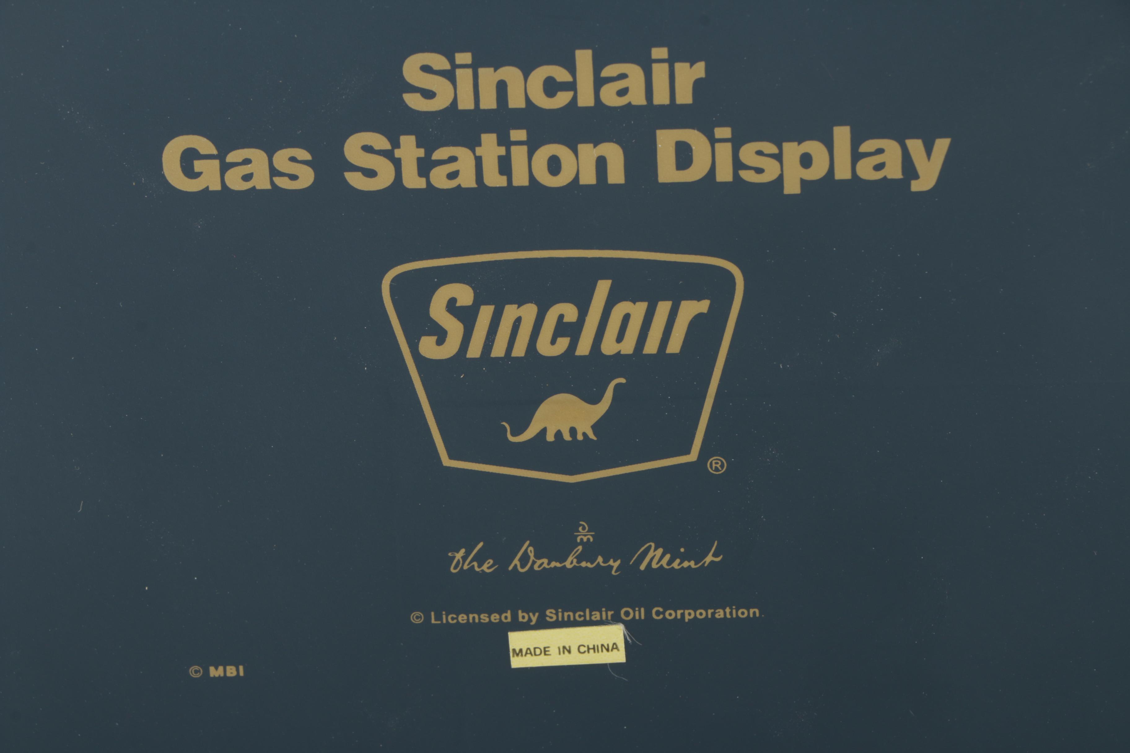 Danbury Mint 1:24-Scale Sinclair Gas Station Display