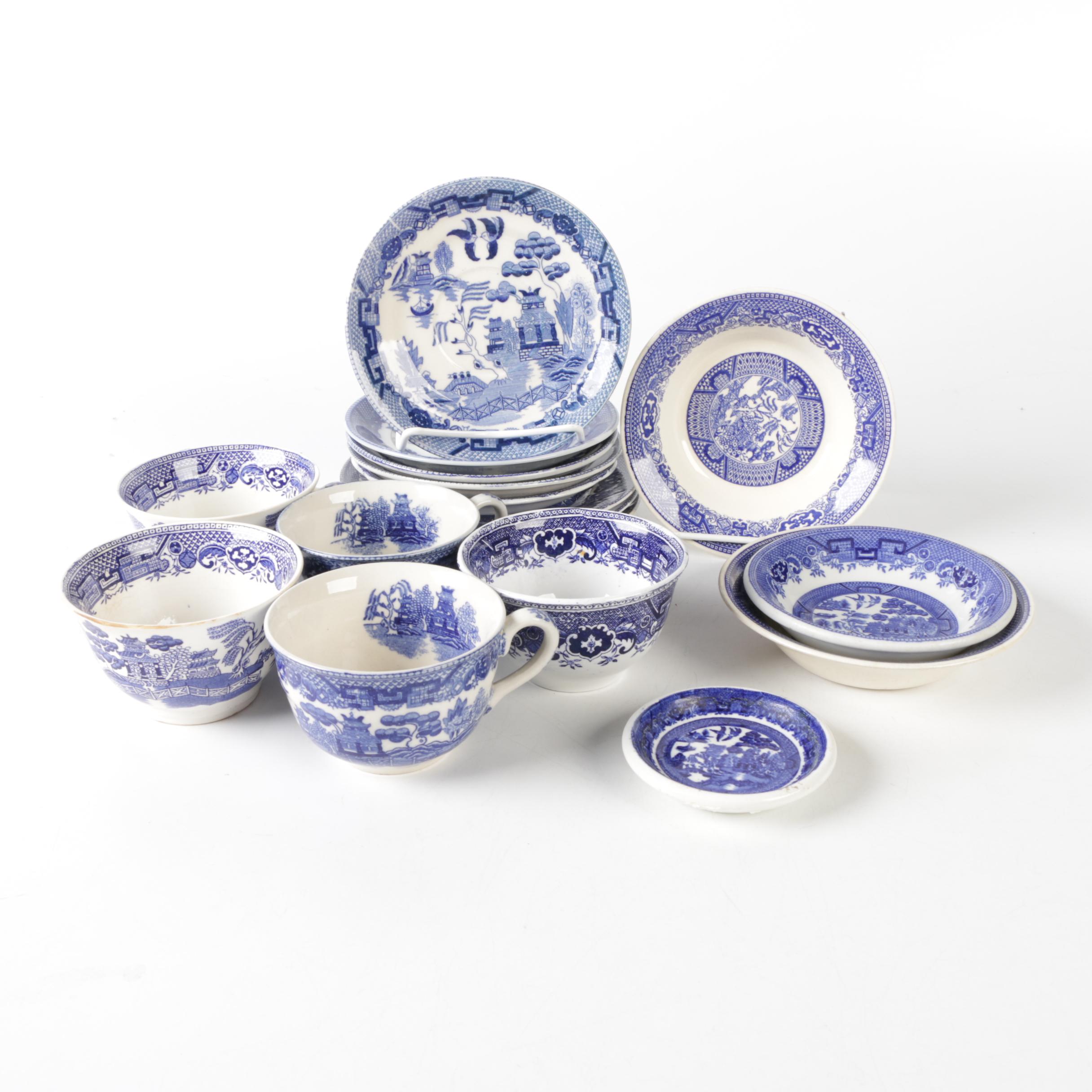 Vintage Post WWII Tea Tableware Including Willoware