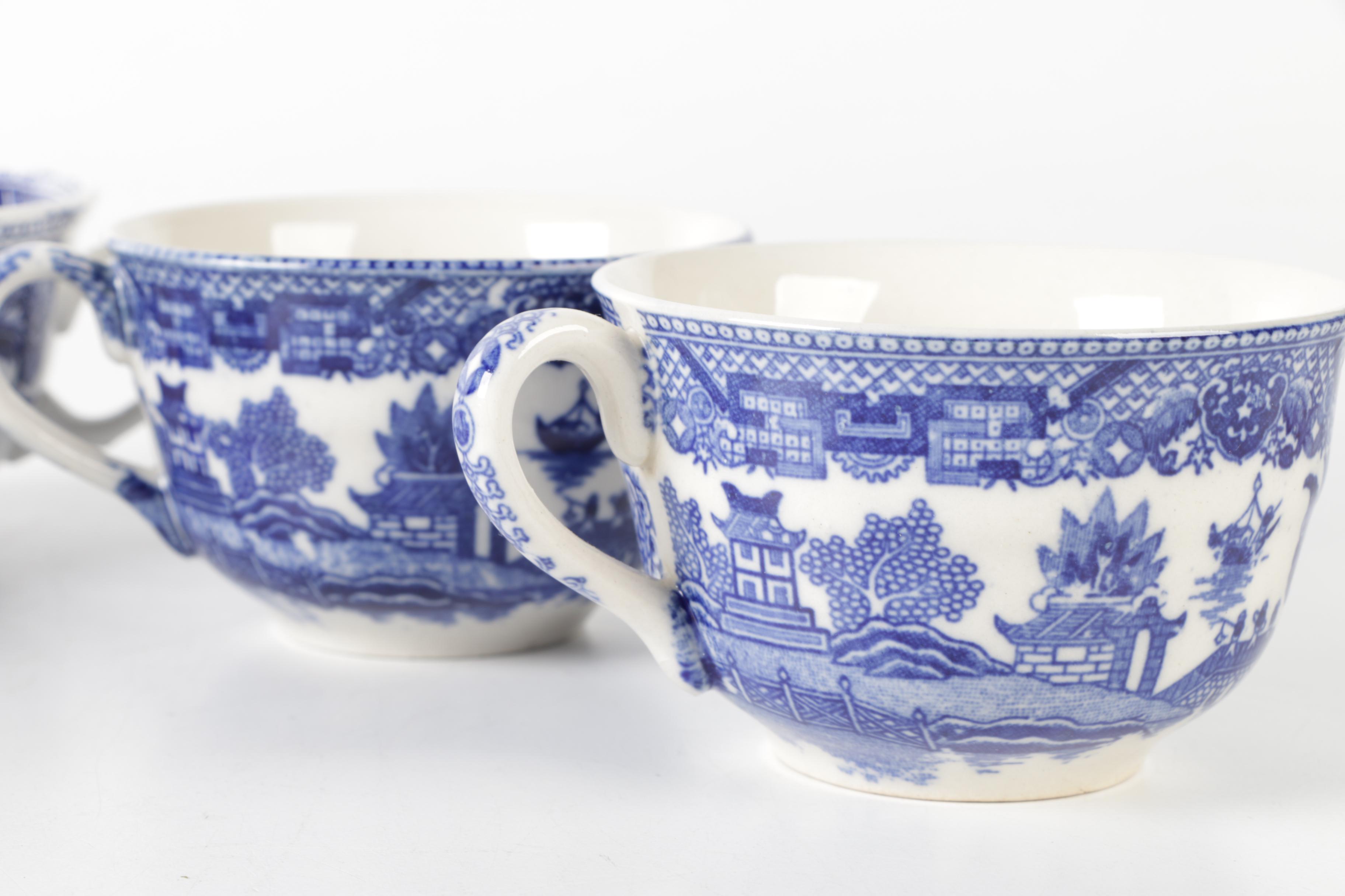 Vintage Post WWII Tea Tableware Including Willoware