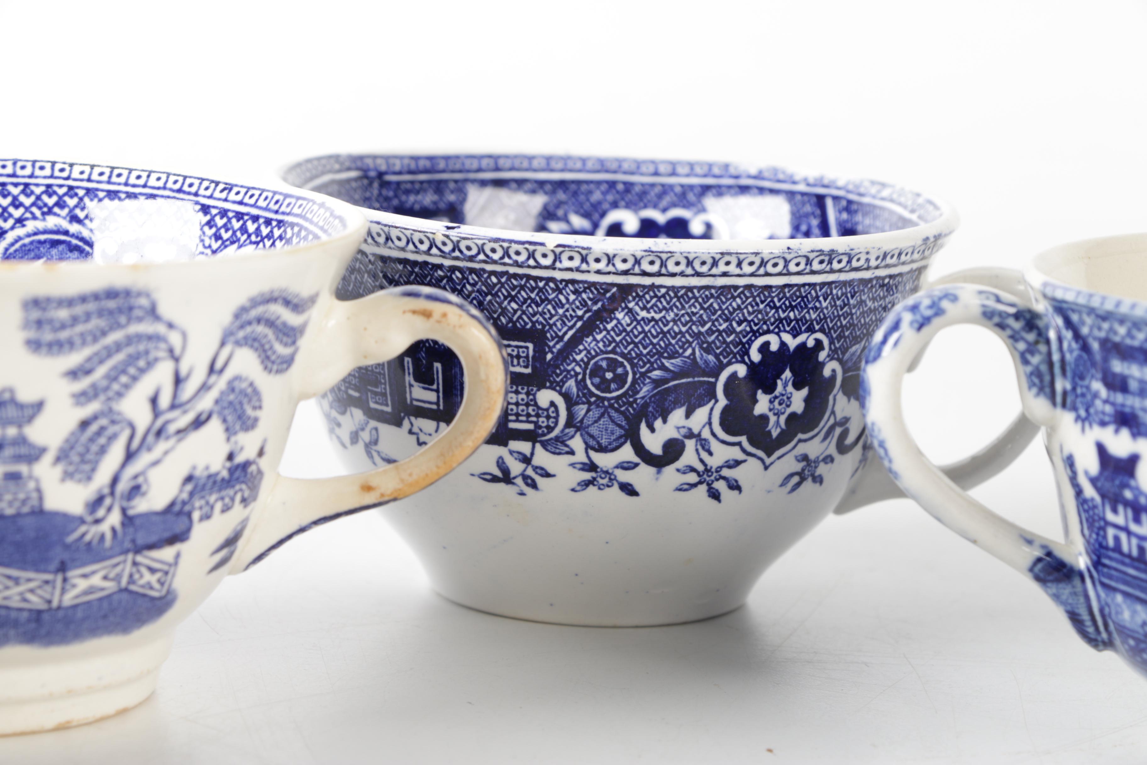 Vintage Post WWII Tea Tableware Including Willoware