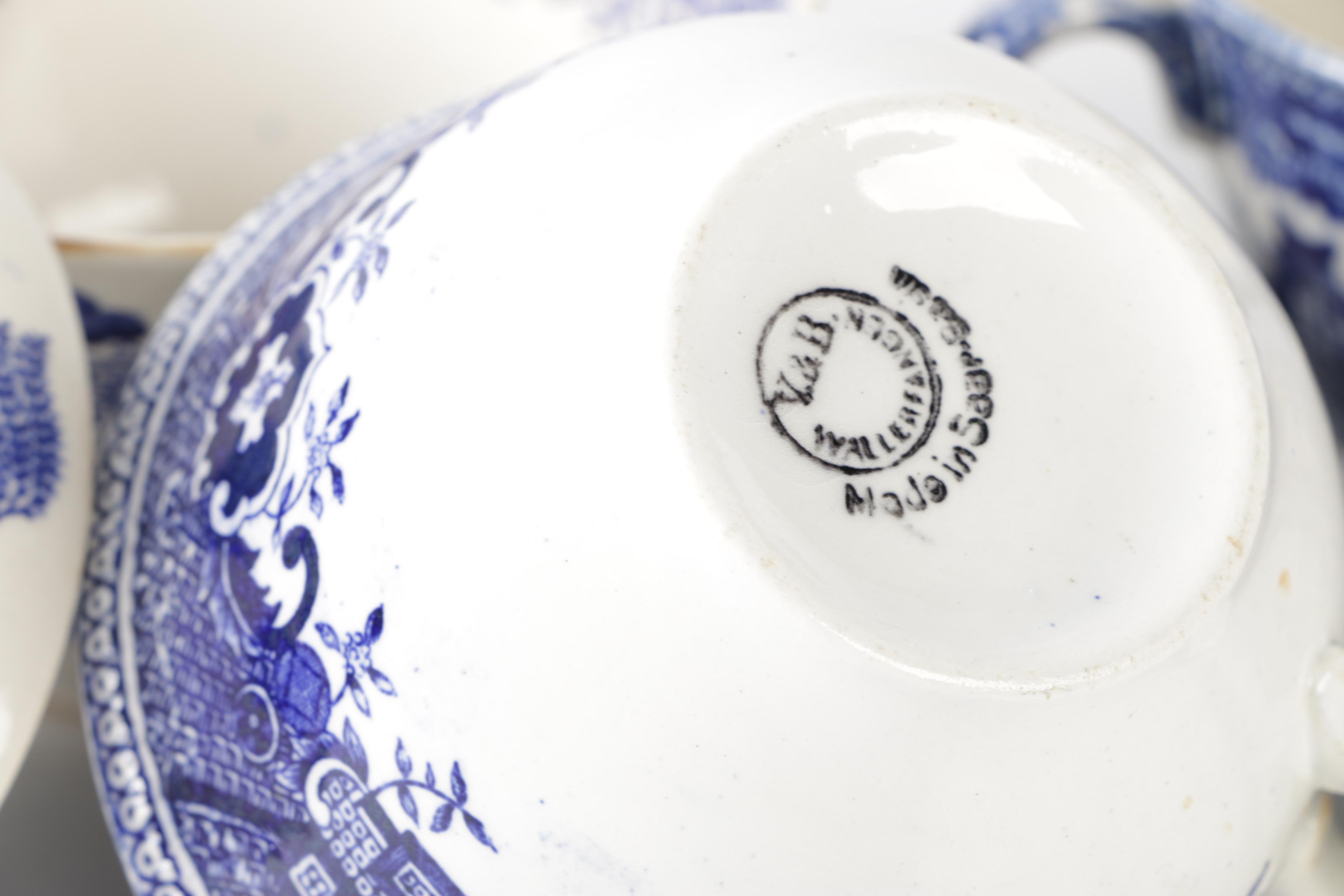 Vintage Post WWII Tea Tableware Including Willoware