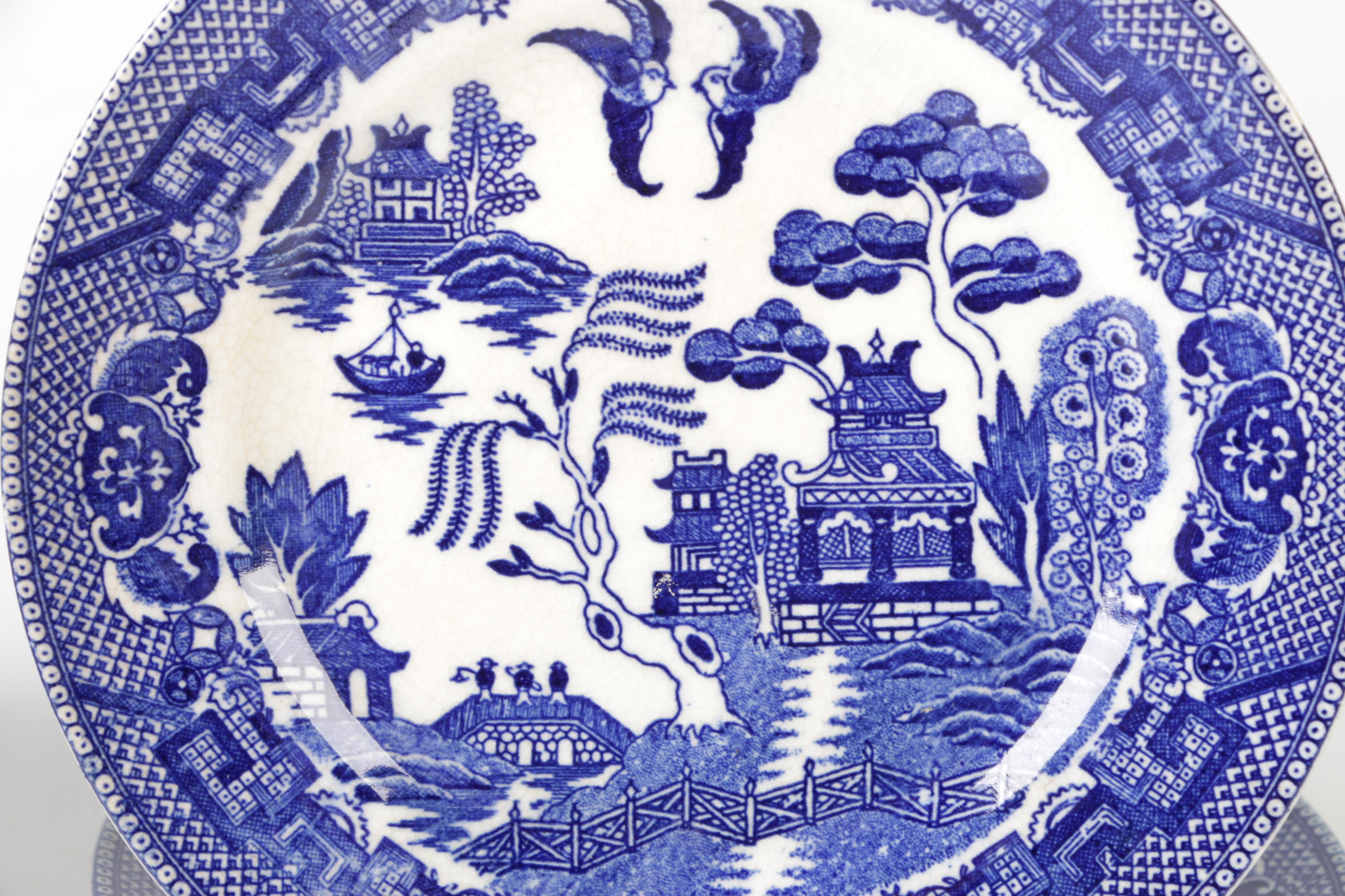 Vintage Post WWII Tea Tableware Including Willoware