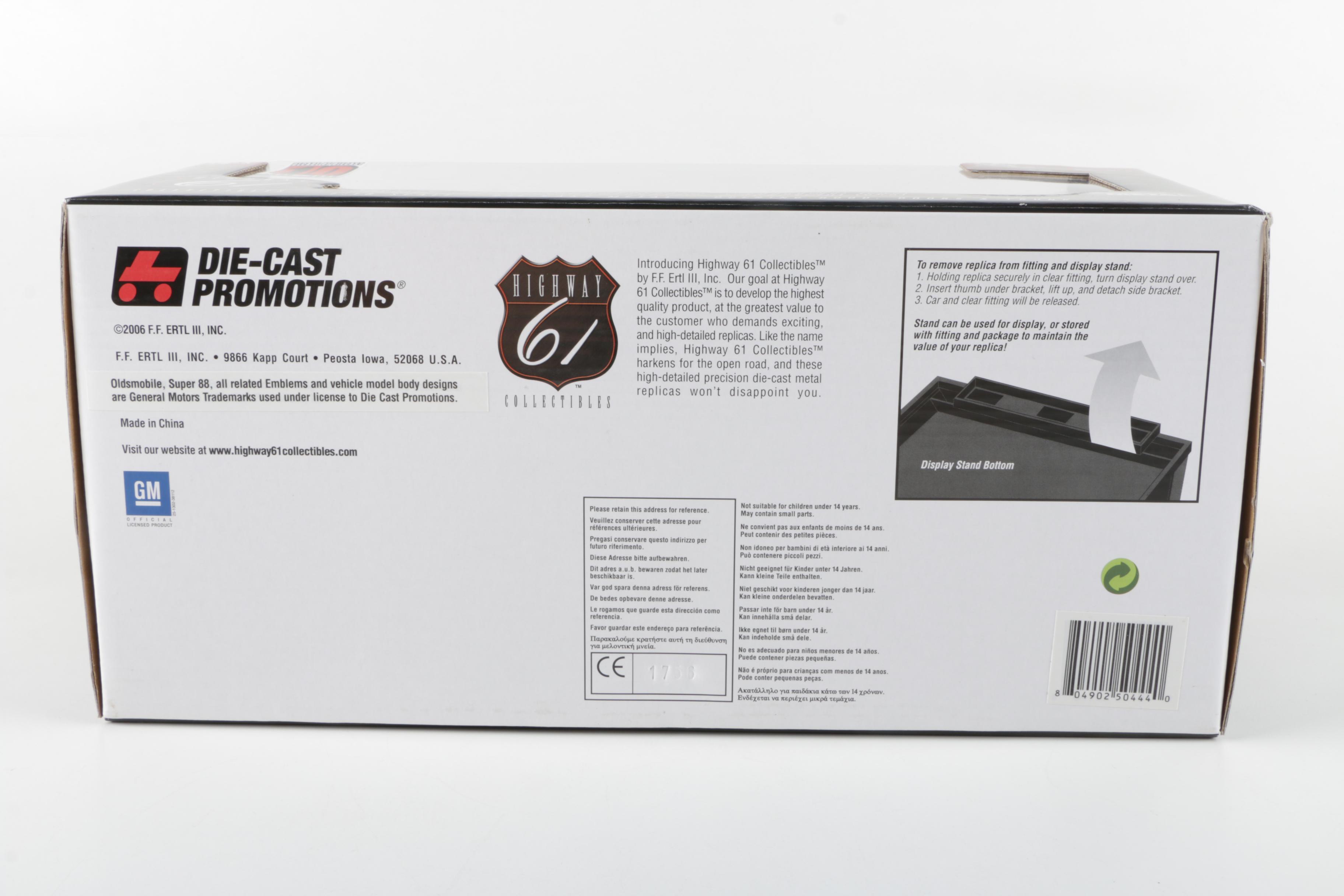 Highway 61 1957 Oldsmobile Super 88 Die-Cast Car