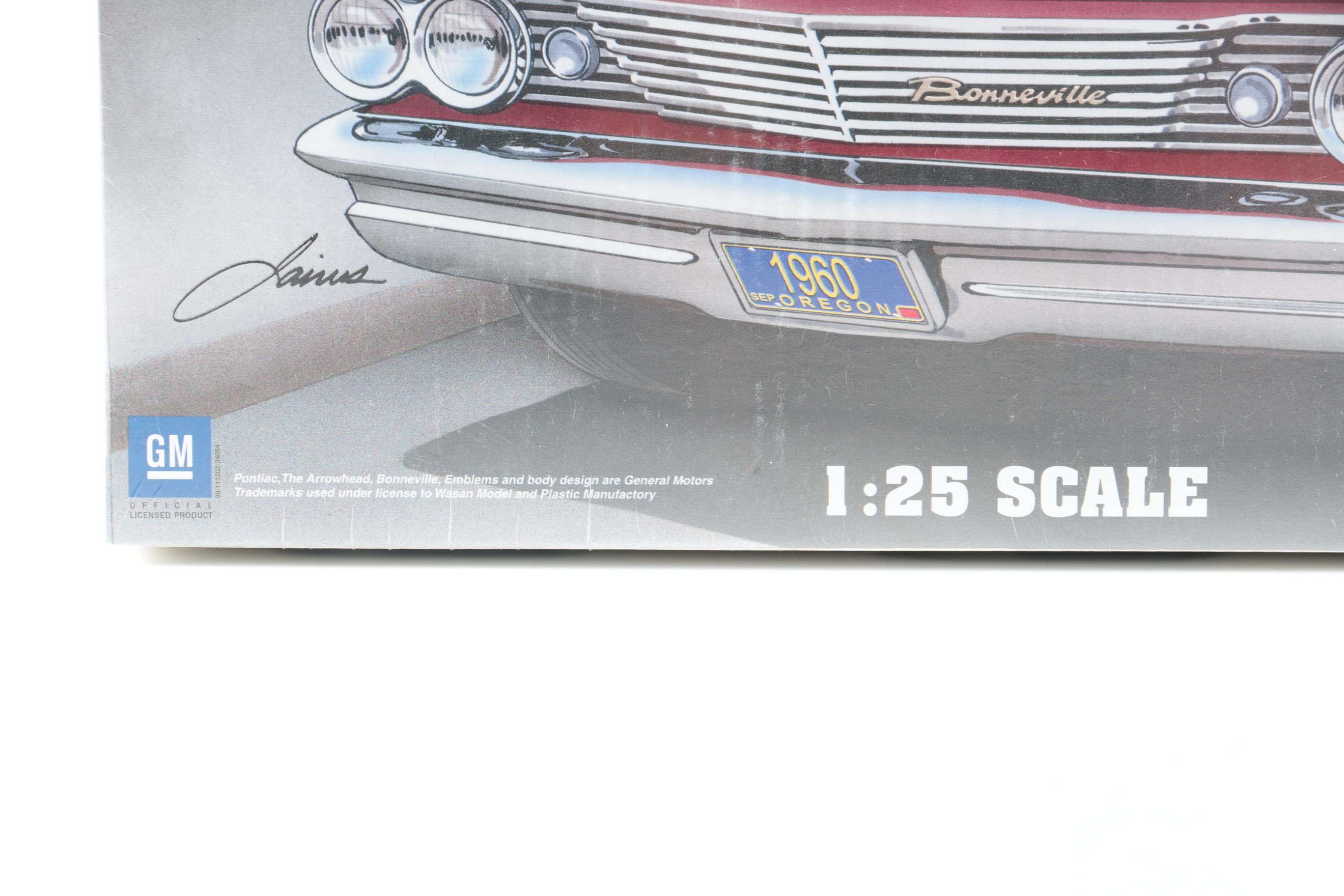 Trumpeter 1960 Pontiac Bonneville Model Kit