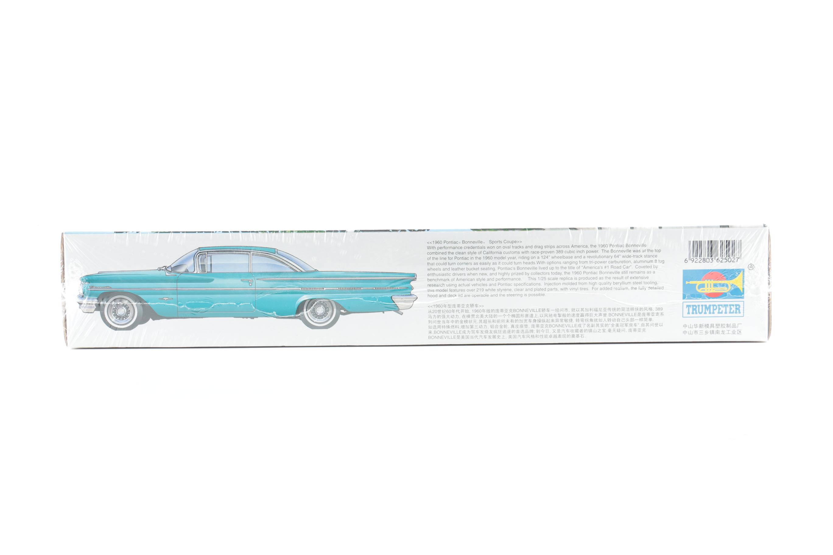 Trumpeter 1960 Pontiac Bonneville Model Kit