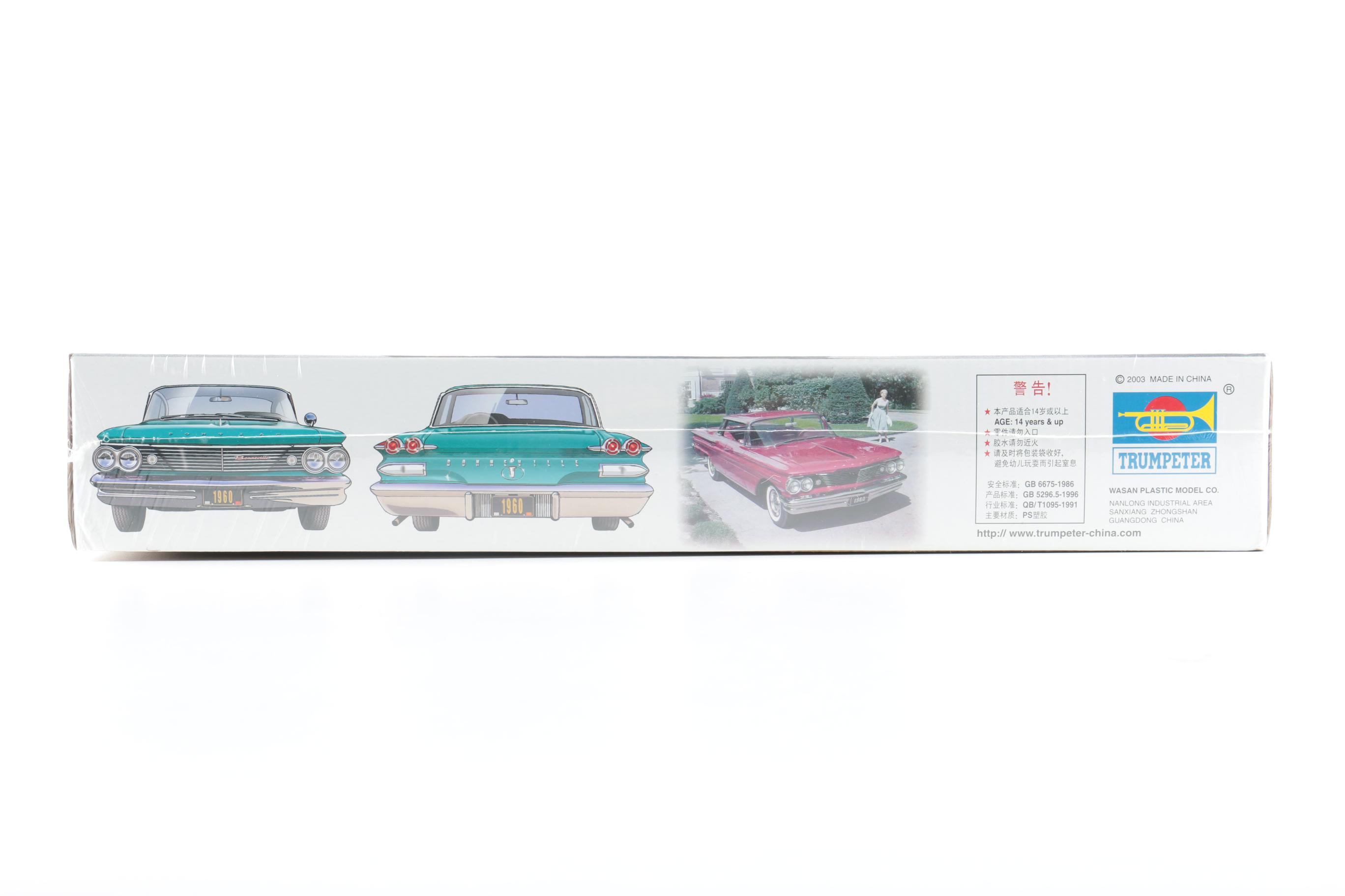 Trumpeter 1960 Pontiac Bonneville Model Kit