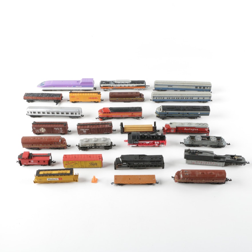 N Scale Train Locomotives and Cars