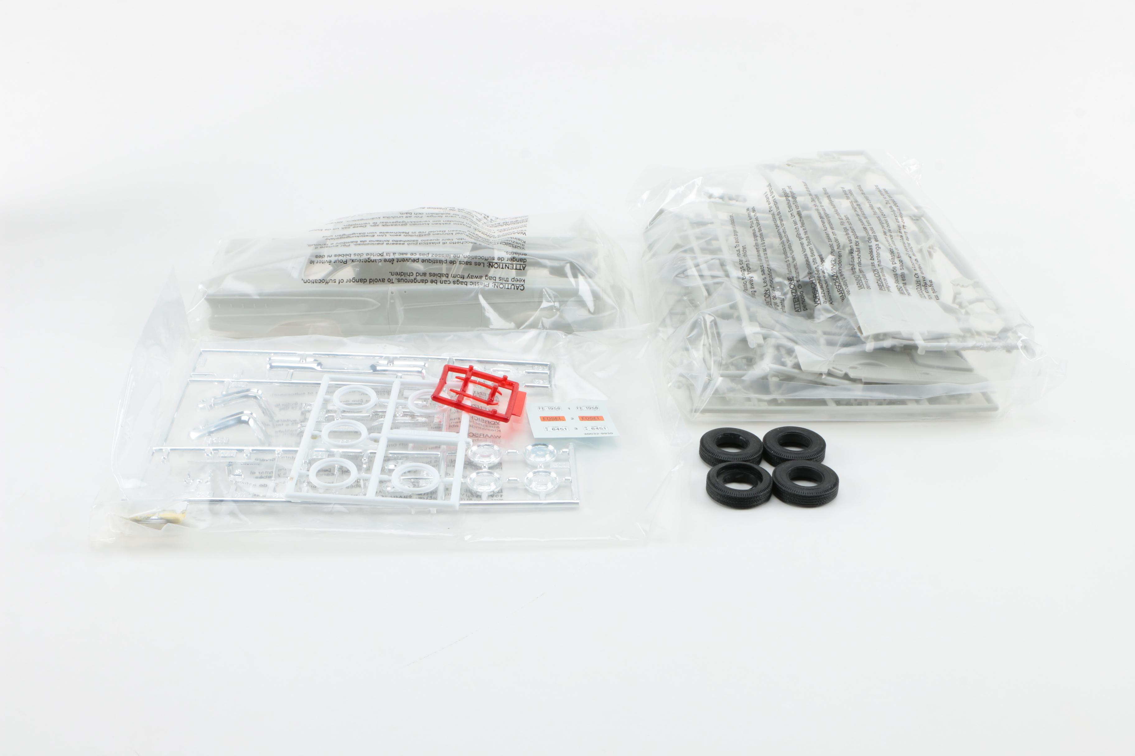 1950s Ford 1:25-Scale Model Kits