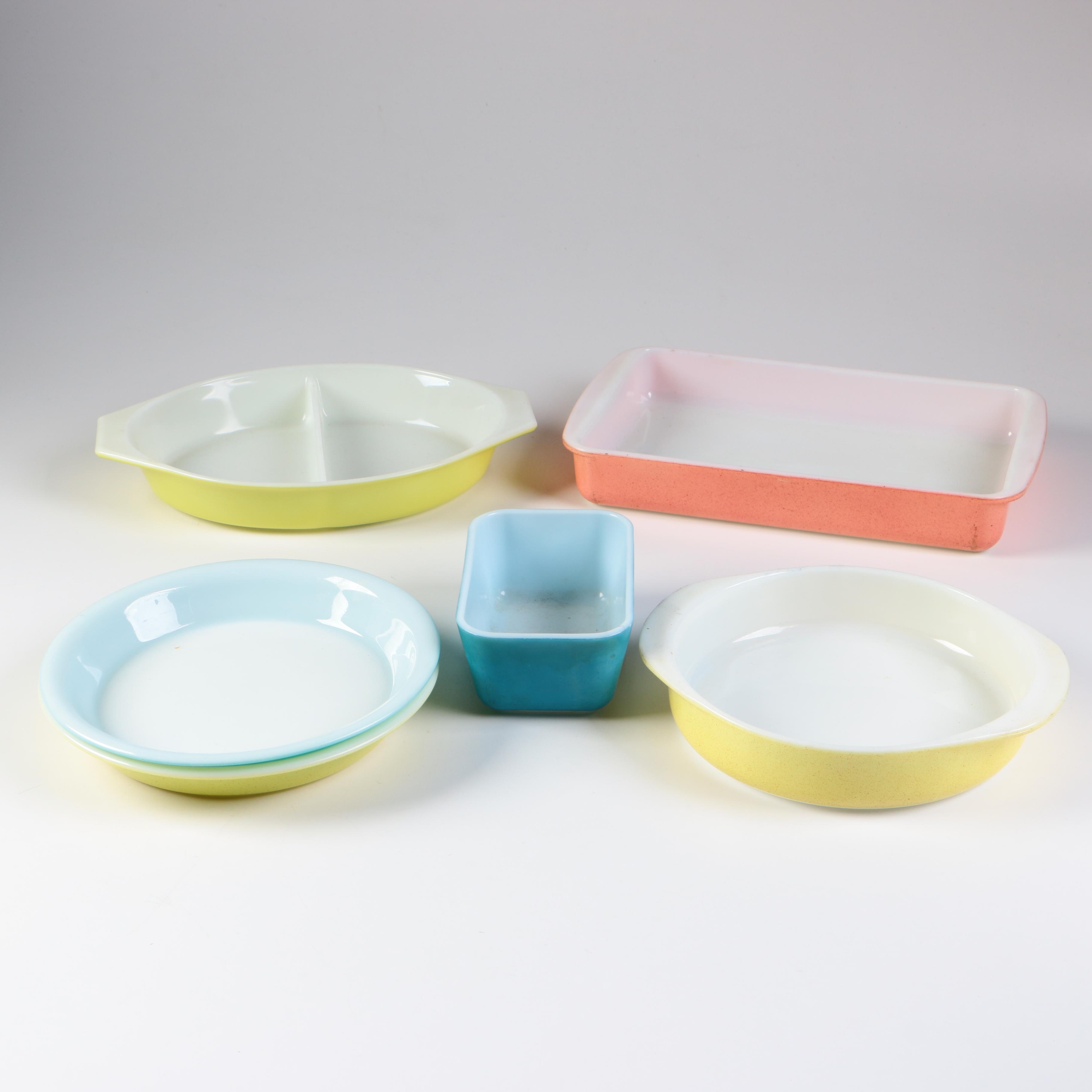 Vintage Pyrex Dishes