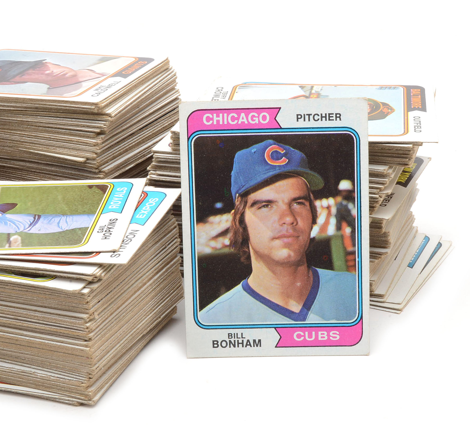 Hundreds of 1974 Topps Baseball Cards