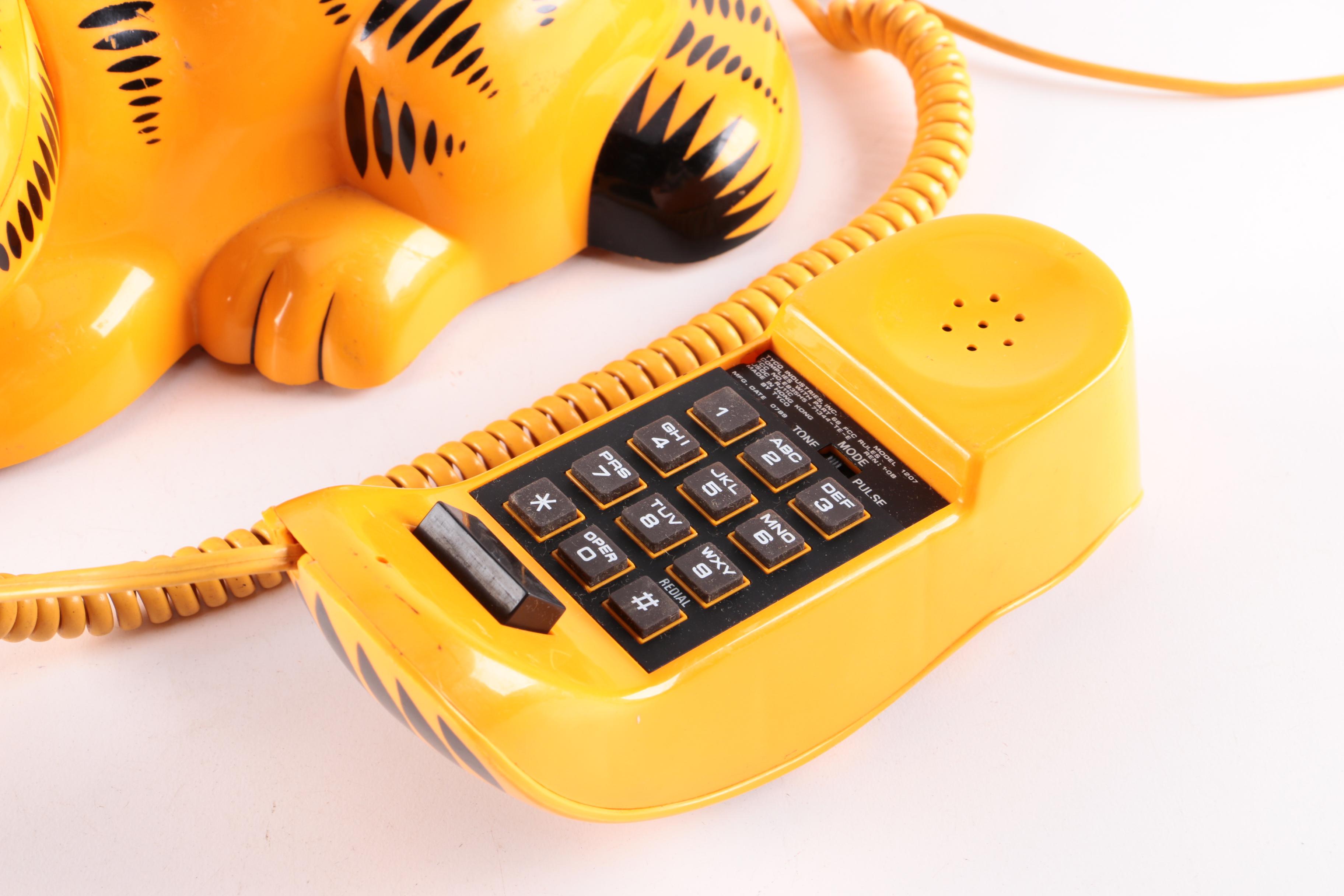 Vintage Garfield Telephone