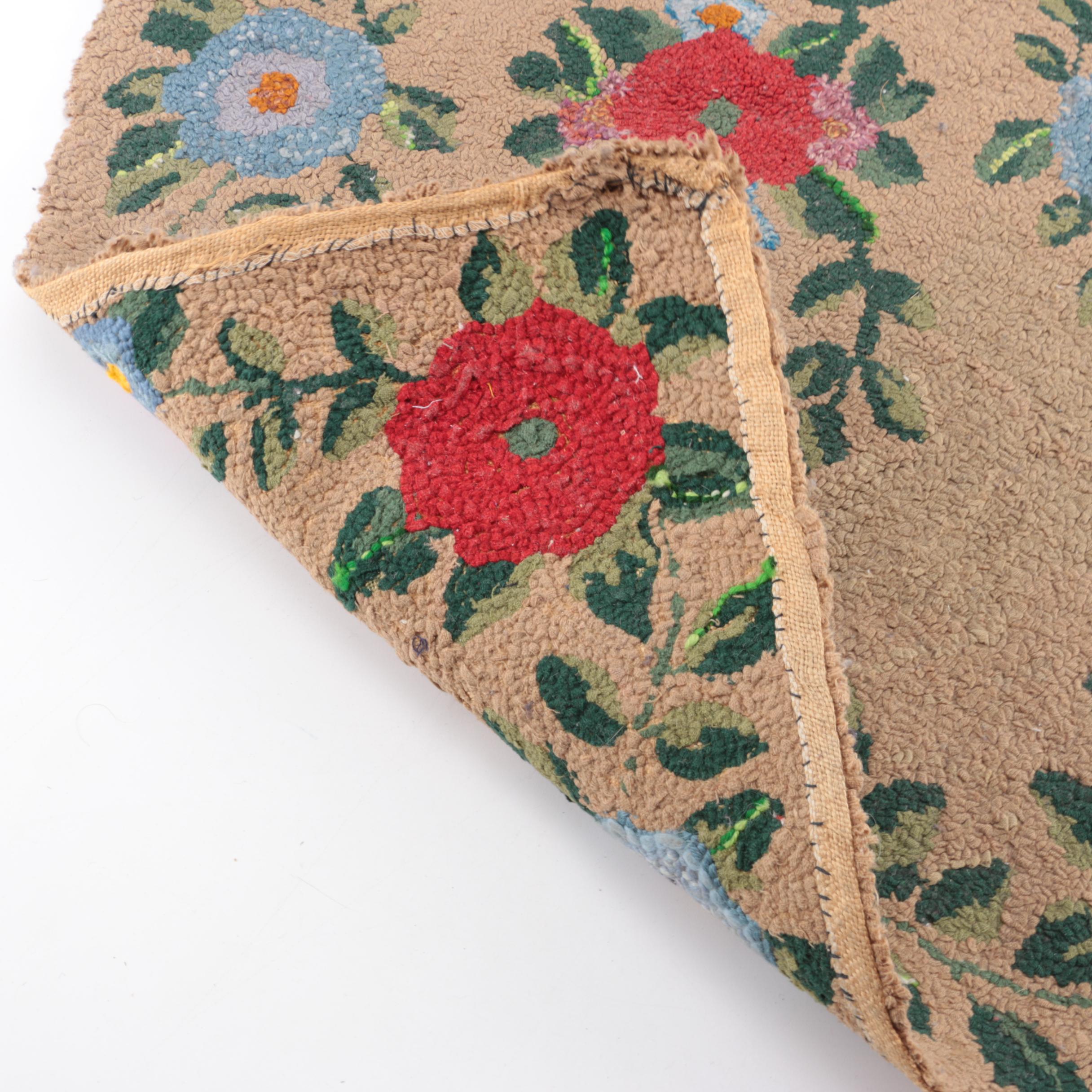 Hand Hooked Floral Accent Rug