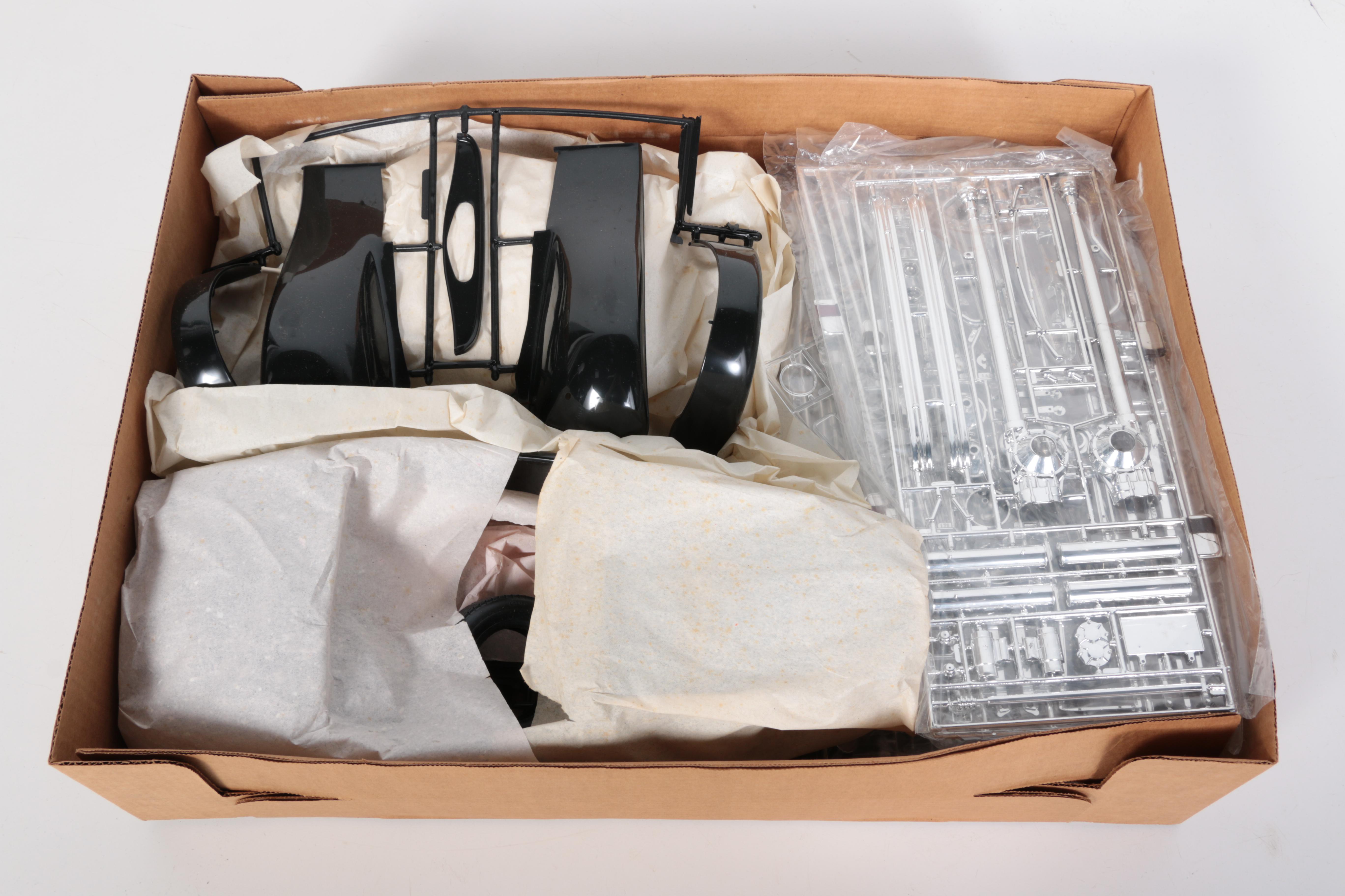 1932 Ford Street Rod 1:8 Scale Model Kit by Monogram