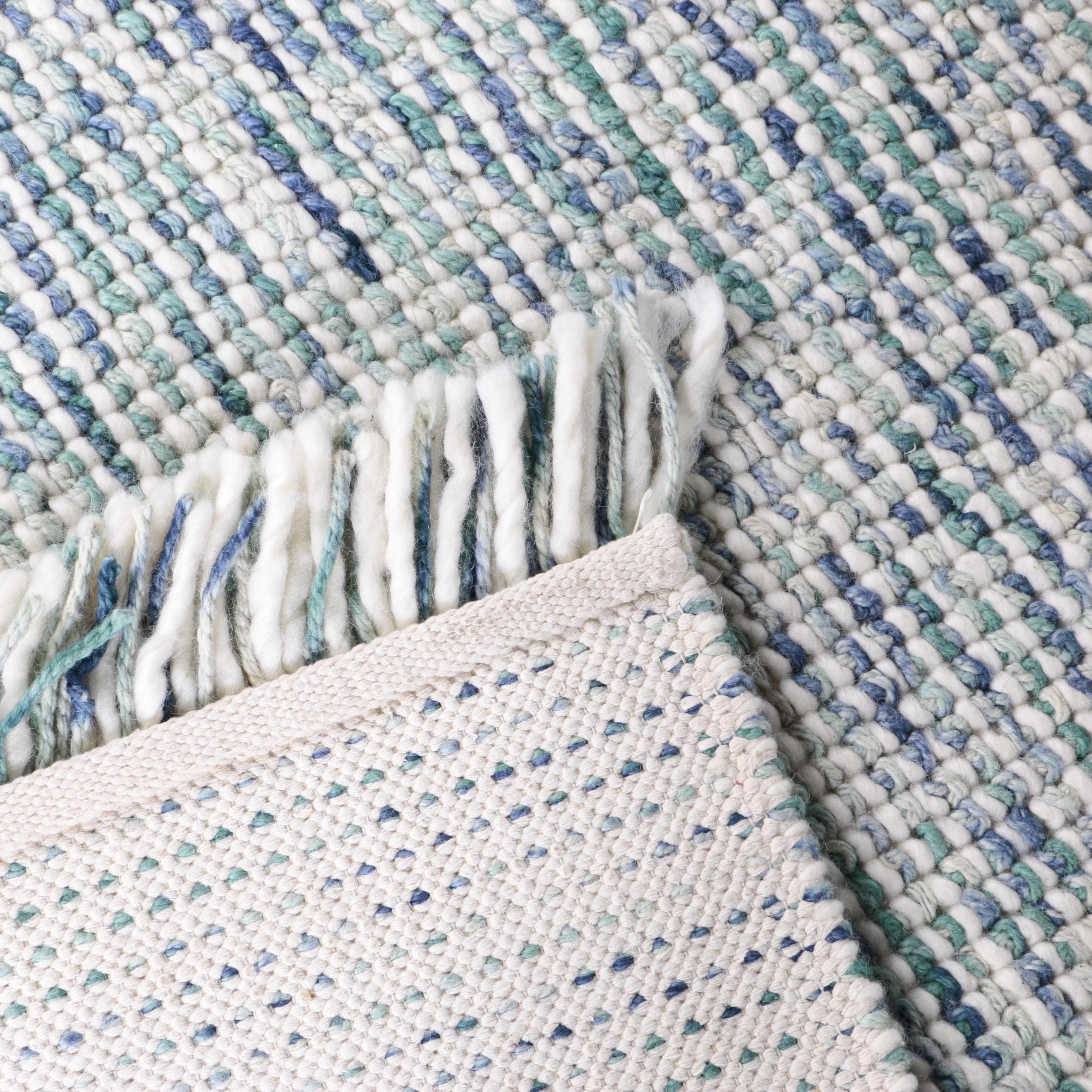 Handwoven Looped-Yarn Area Rug in Ocean Colors