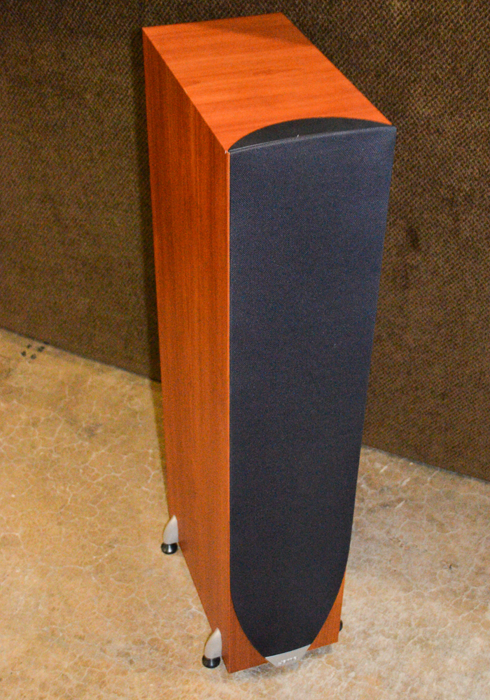 Jamo Floorstanding Speakers