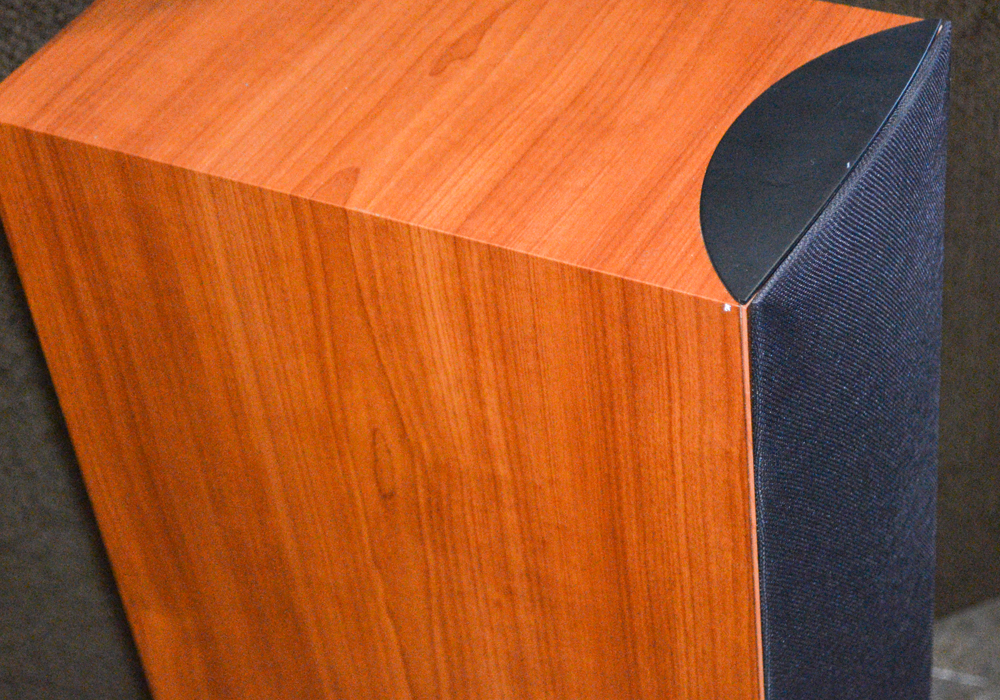 Jamo Floorstanding Speakers