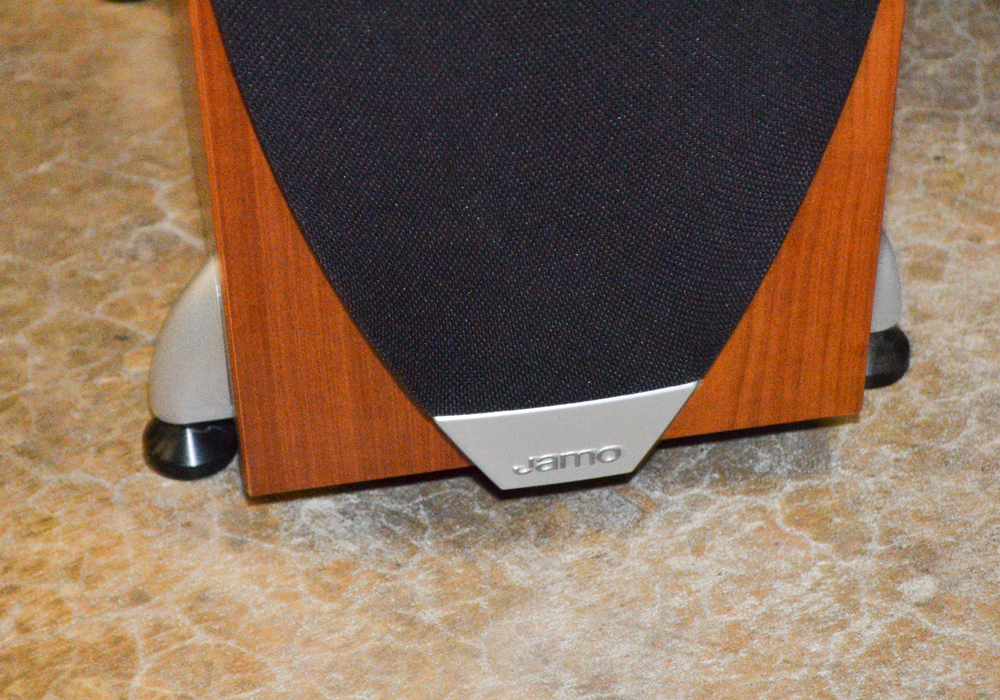 Jamo Floorstanding Speakers