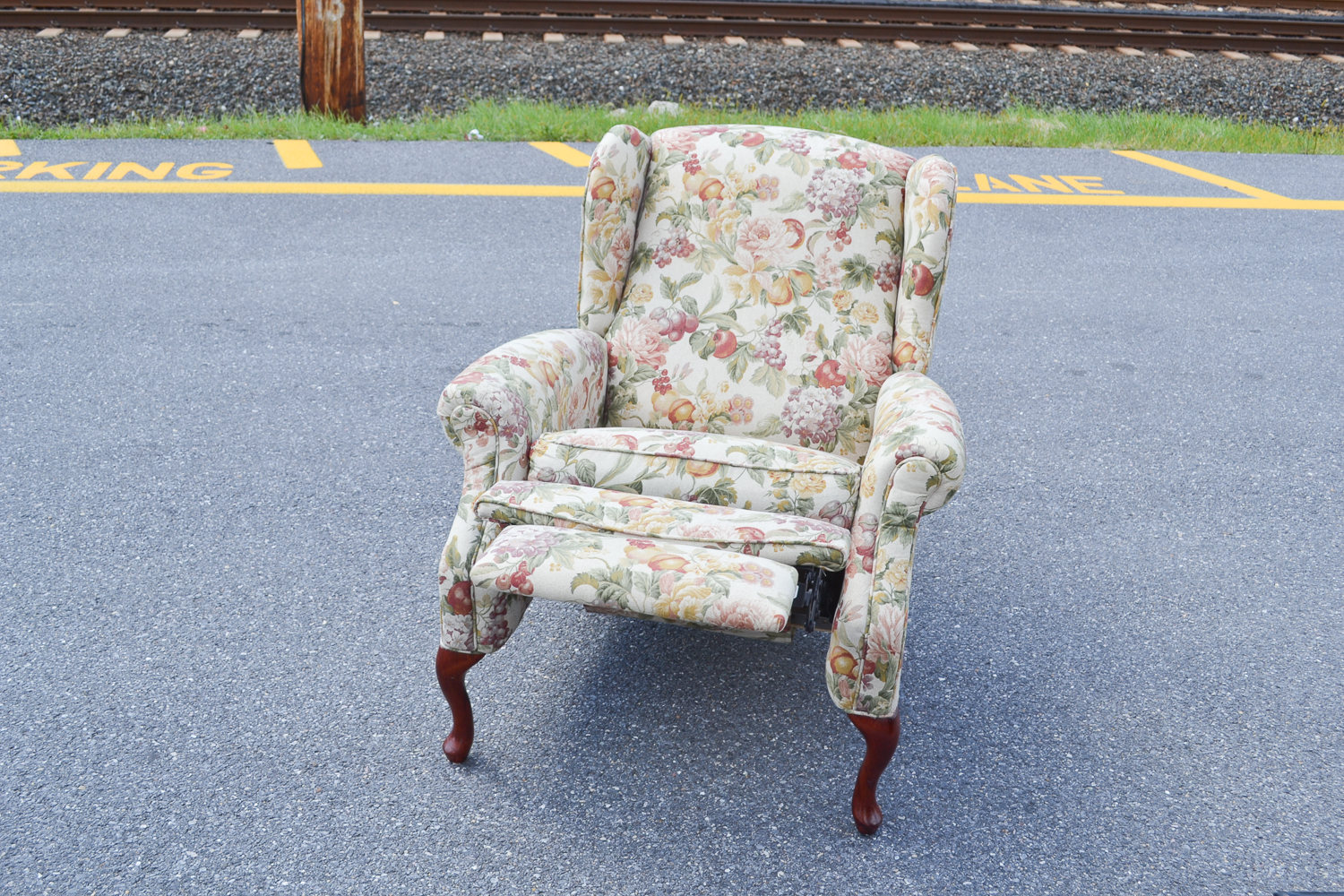 Queen Anne Style Wingback Reclining Chair