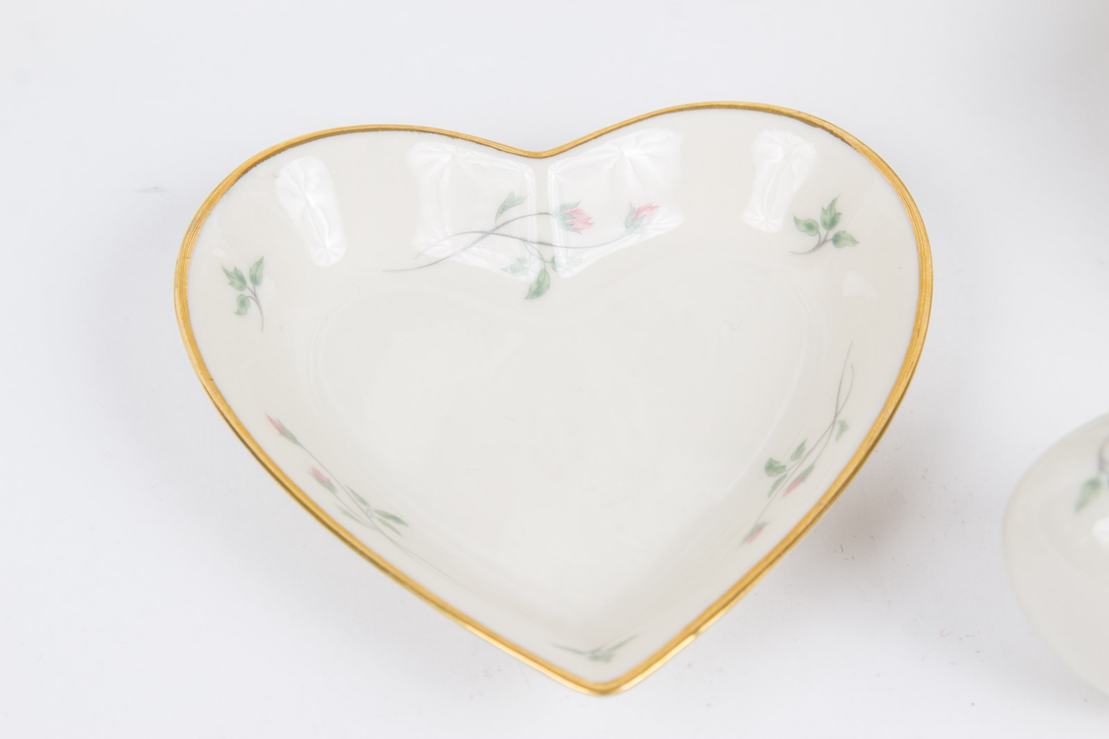 Lenox Floral Porcelain Bathroom Vanity and Vase Collection