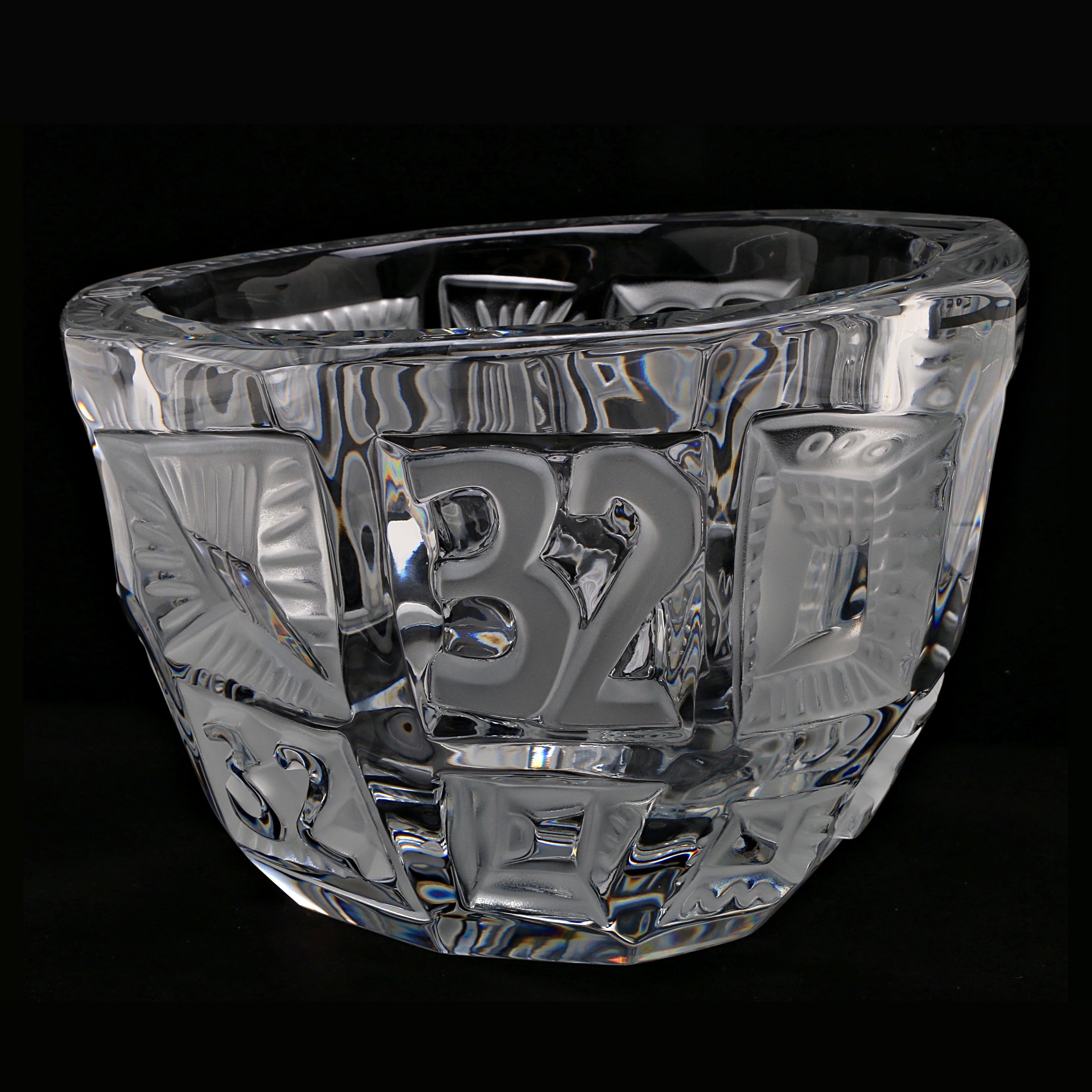 Lalique Crystal Limited Edition "Vase 32" for the 32nd America's Cup Collection
