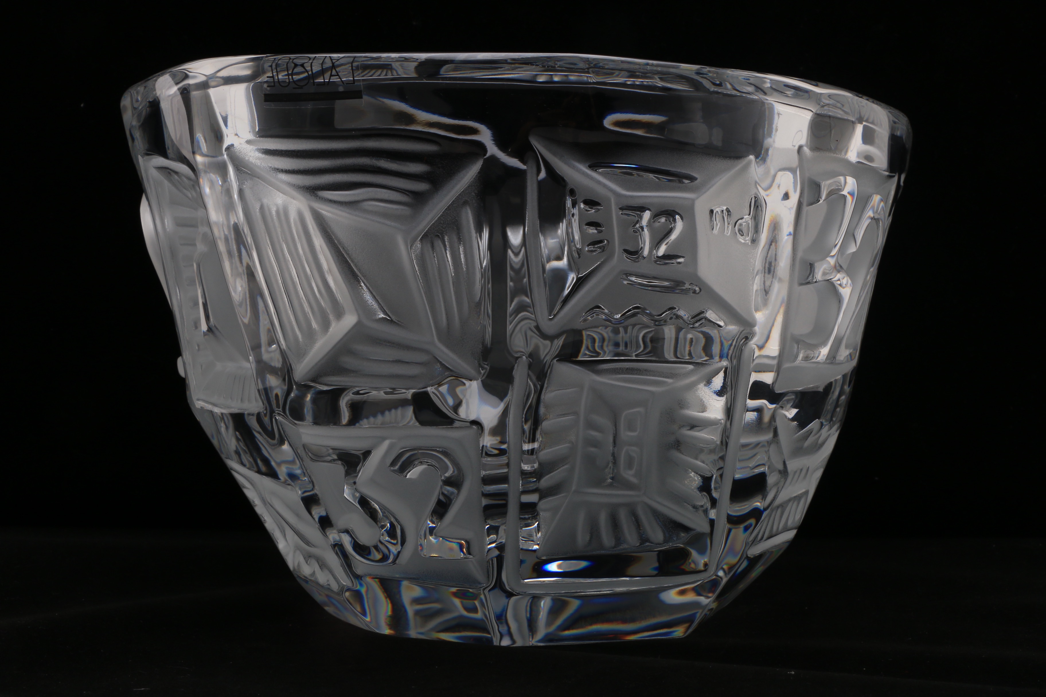 Lalique Crystal Limited Edition "Vase 32" for the 32nd America's Cup Collection