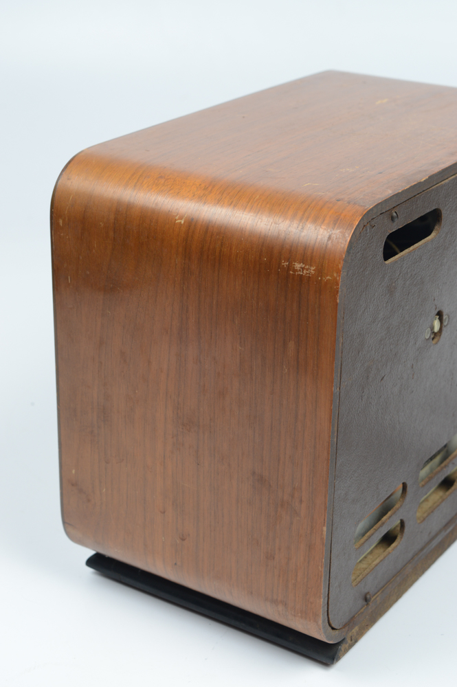 Vintage Sears Roebuck Silvertone Radio