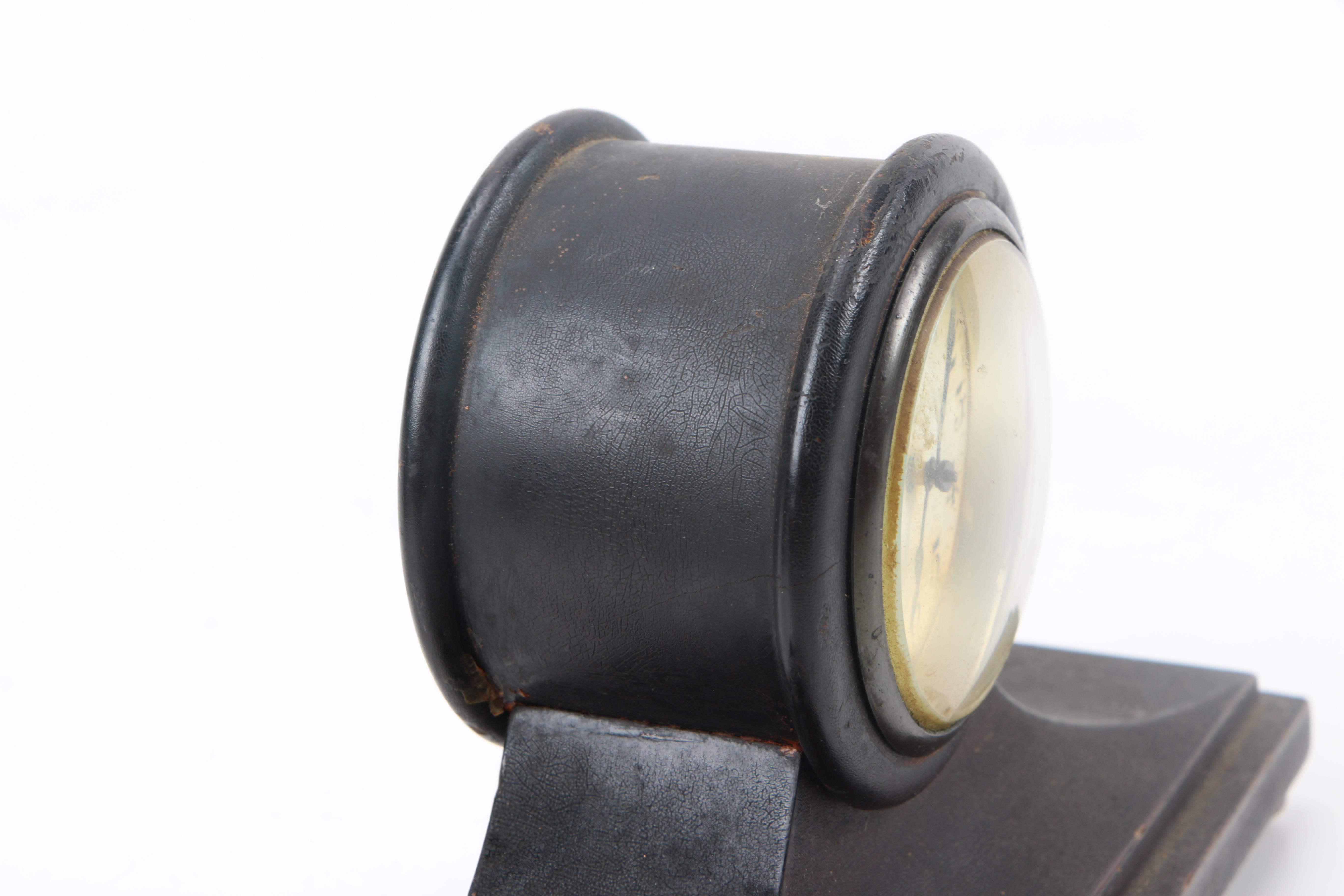 New Haven Clock Co. Eight Day Winding Mantel Clock