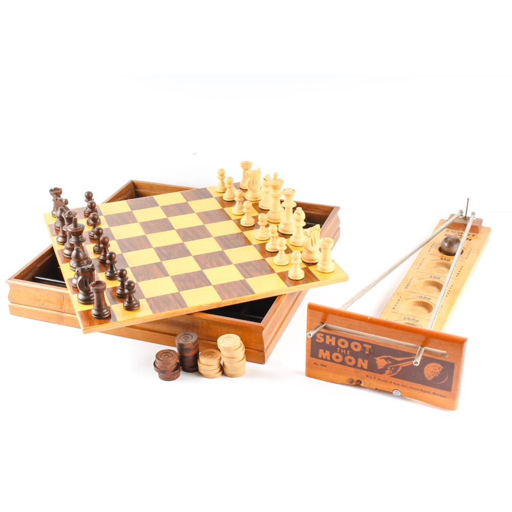 Dal Negro Convertible Chess Board with "Shoot the Moon" Game