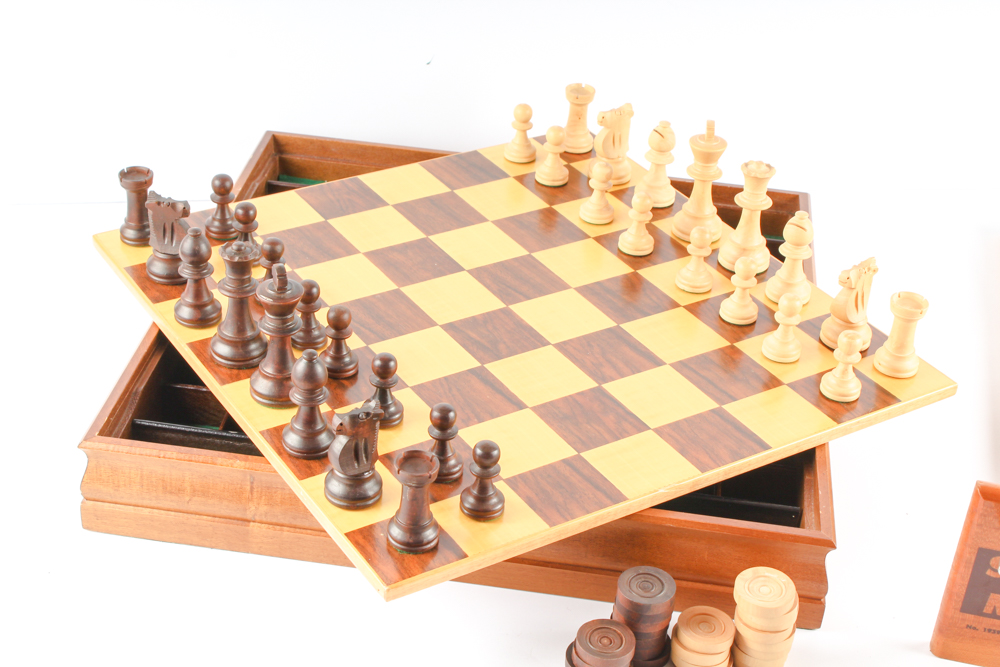 Dal Negro Convertible Chess Board with "Shoot the Moon" Game
