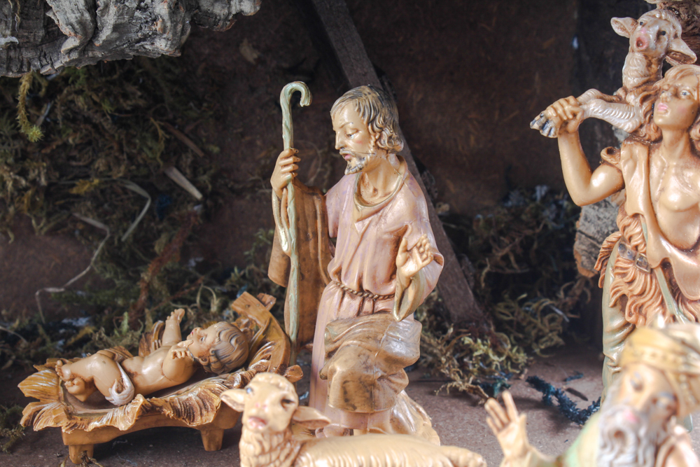 1983 Vintage Italian Fontanini Nativity Set