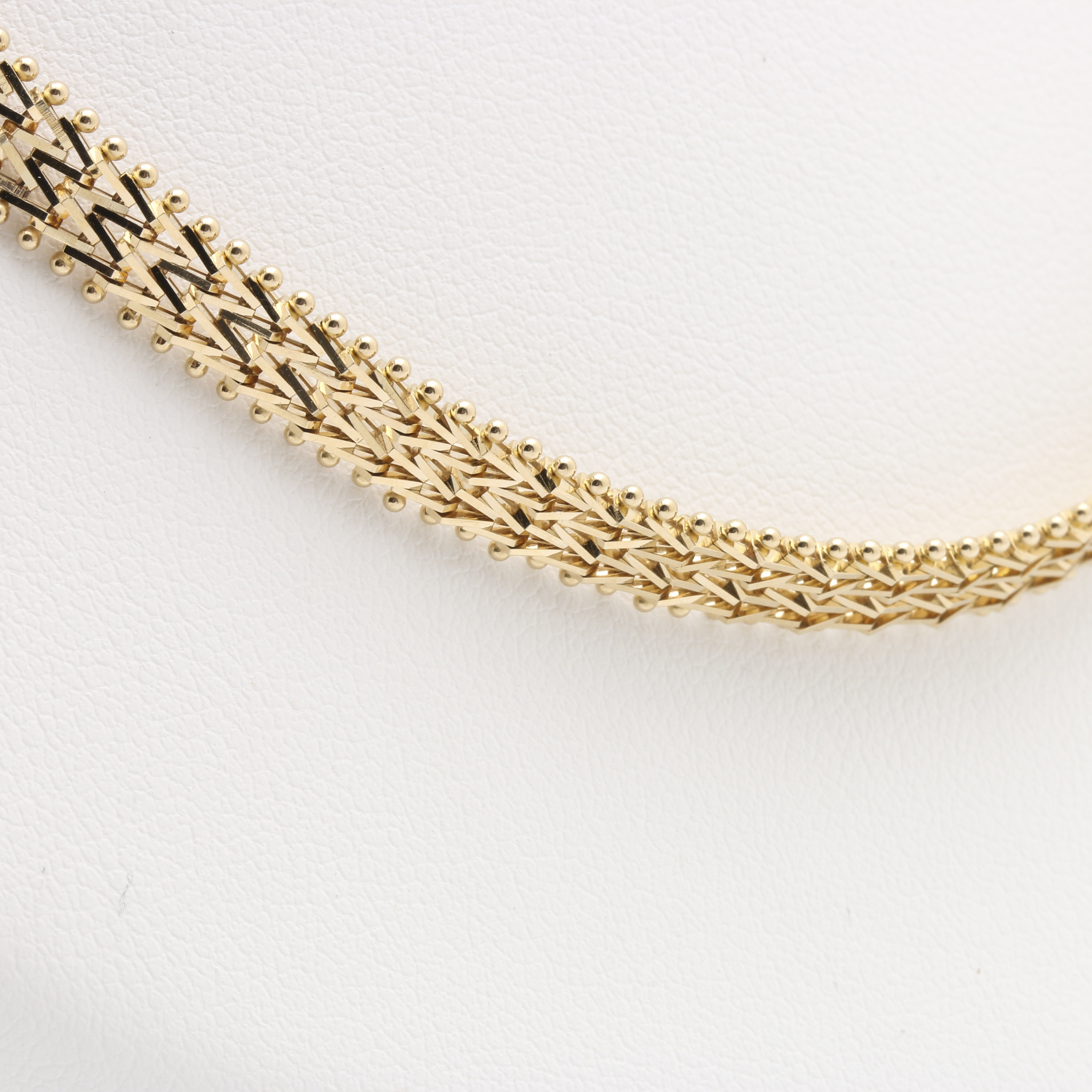 14K Yellow Gold Chevron Gate Link Necklace