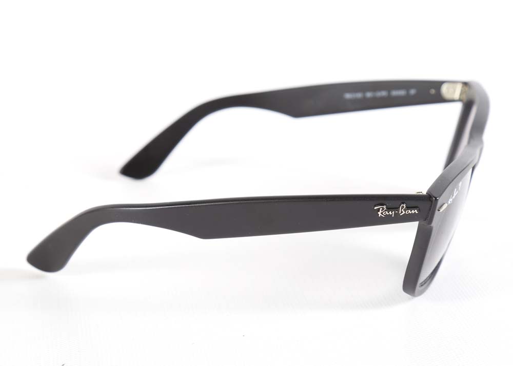 Ray-Ban Wayfarer Sunglasses