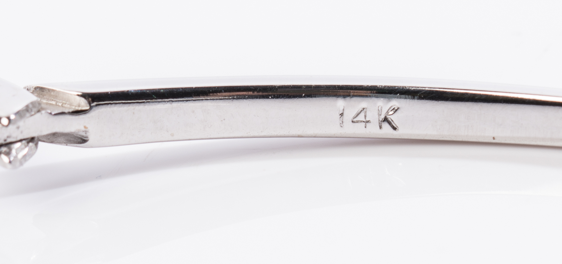 14K White Gold Tapered Diamond Bangle Bracelet