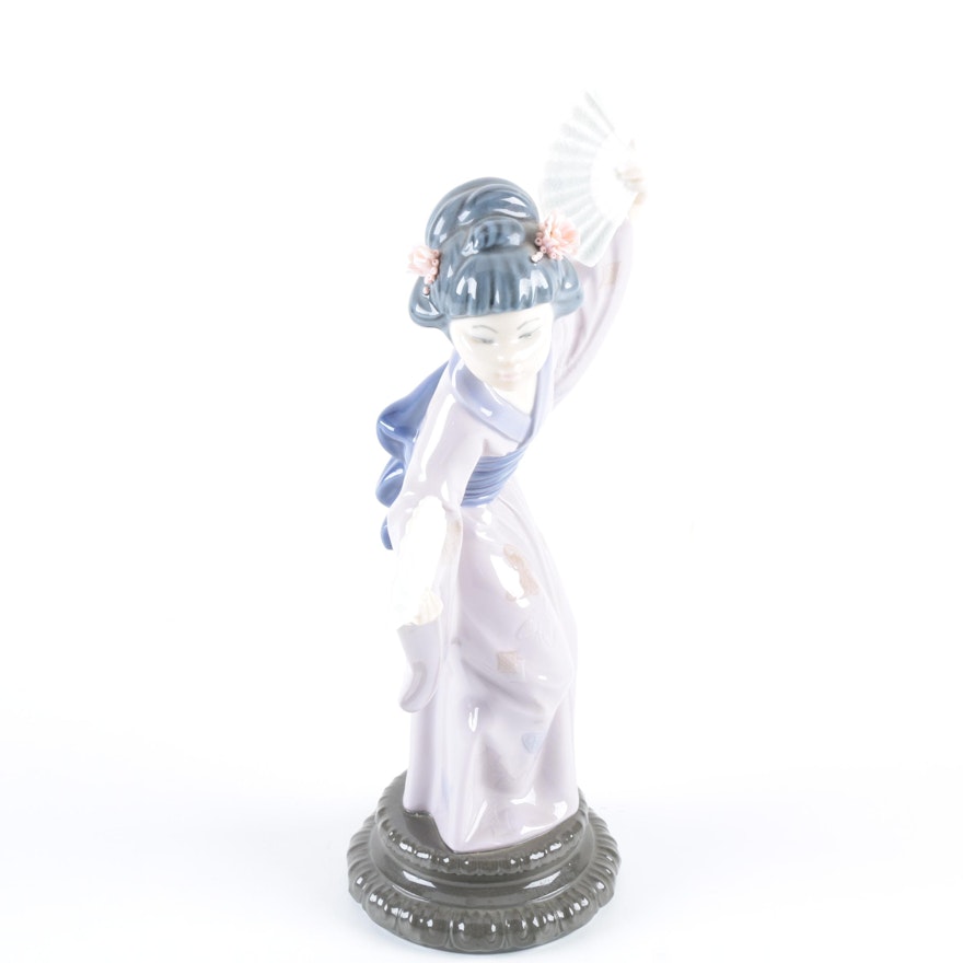 Lladro "Japanese With Fan" Figurine