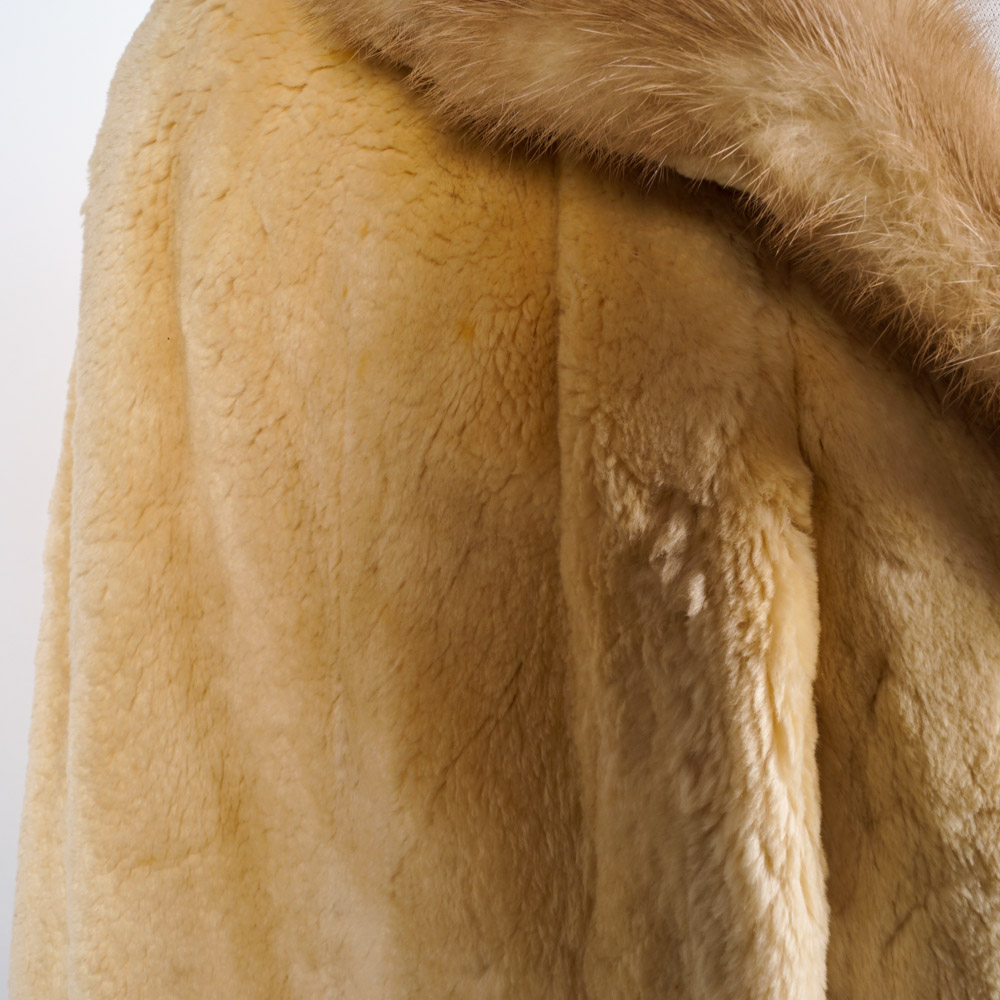 Vintage Beaver Fur Coat with Mink Collar