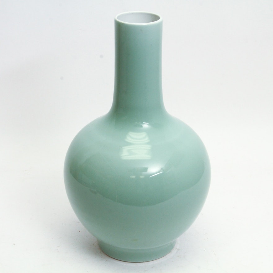 Chinese Porcelain Celadon Monochrome Vase