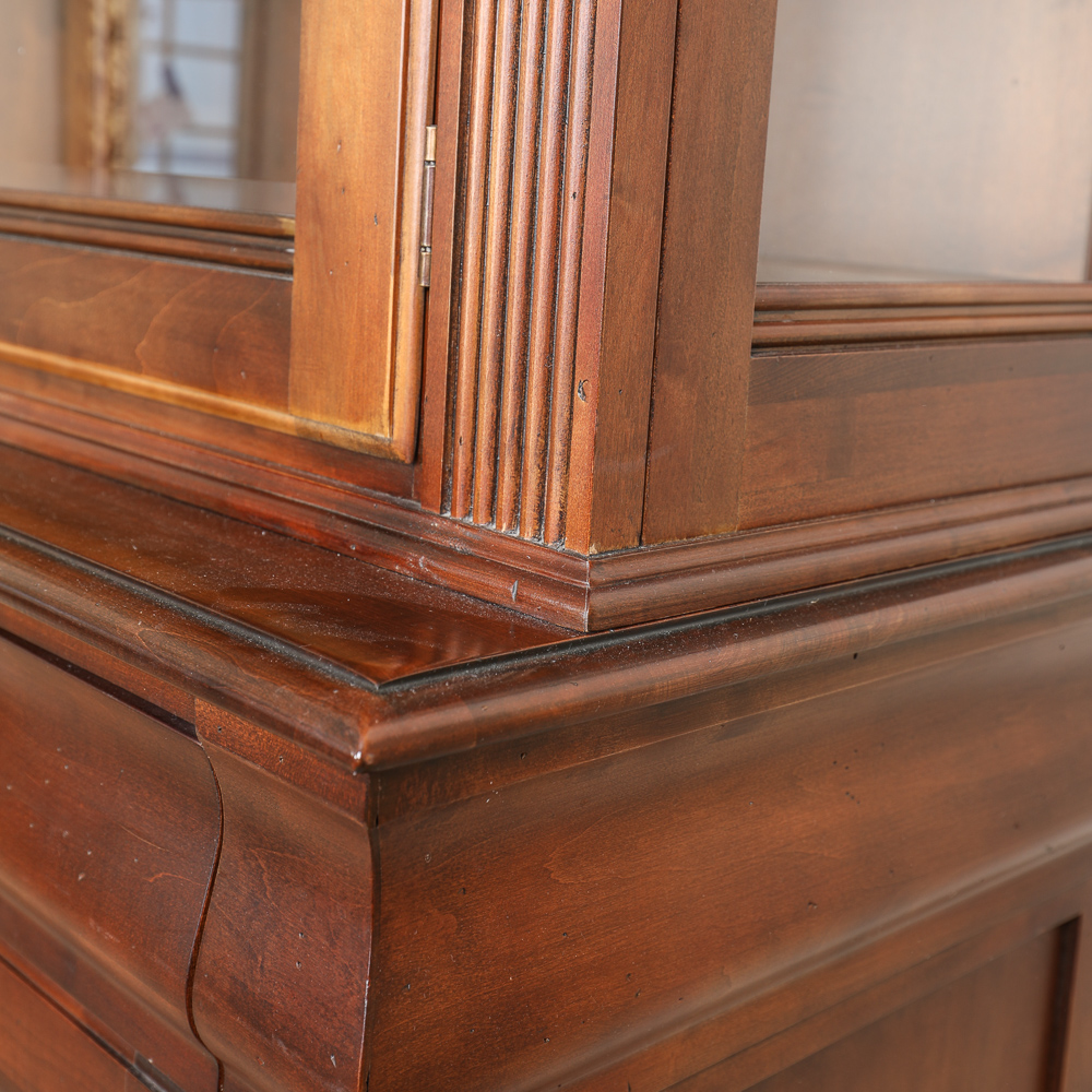 Vintage Ethan Allen Lighted China Cabinet