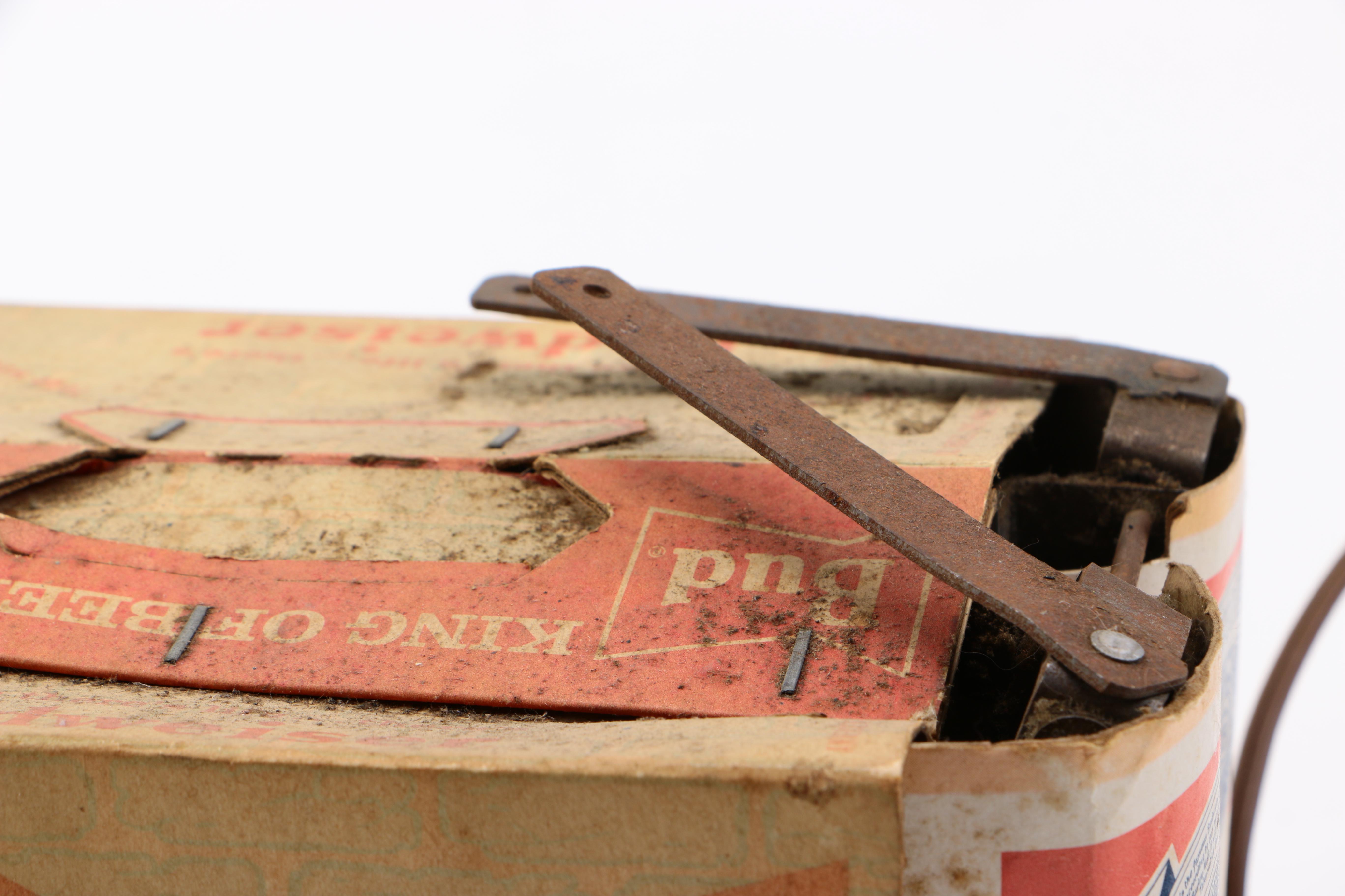 Vintage Budweiser Six-Pack Lamp