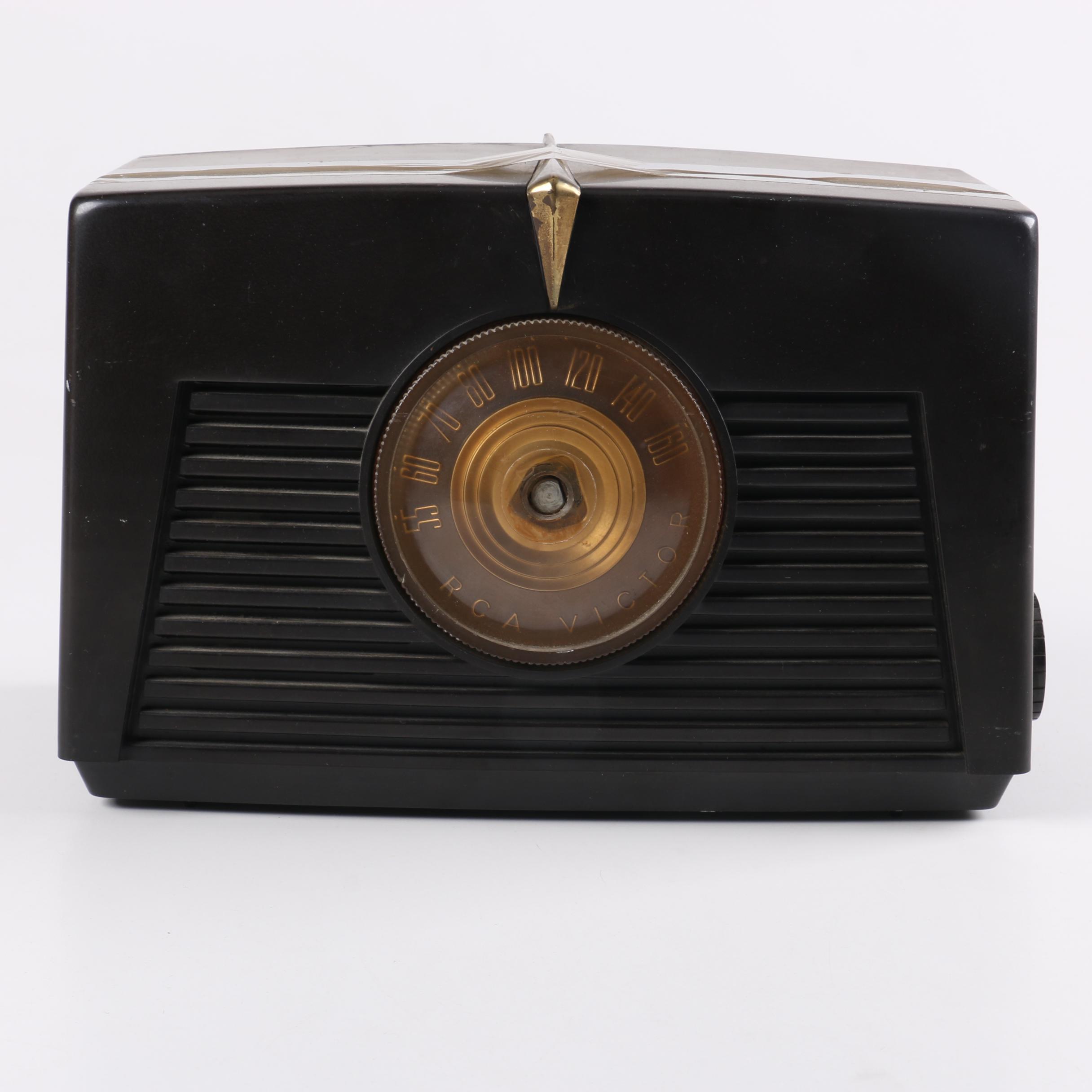 Vintage RCA Victor Model 8-X-541 Bakelite Radio