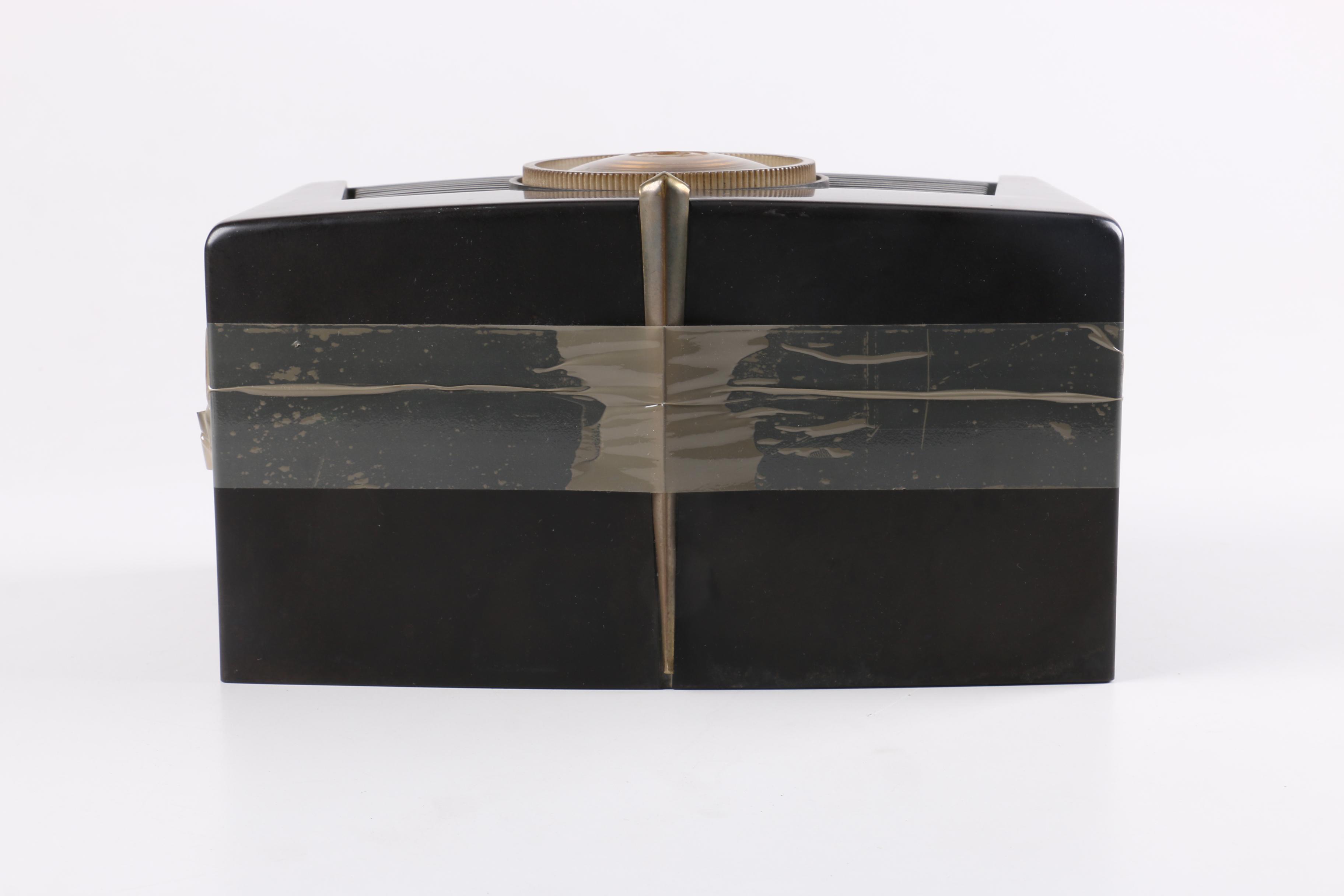 Vintage RCA Victor Model 8-X-541 Bakelite Radio