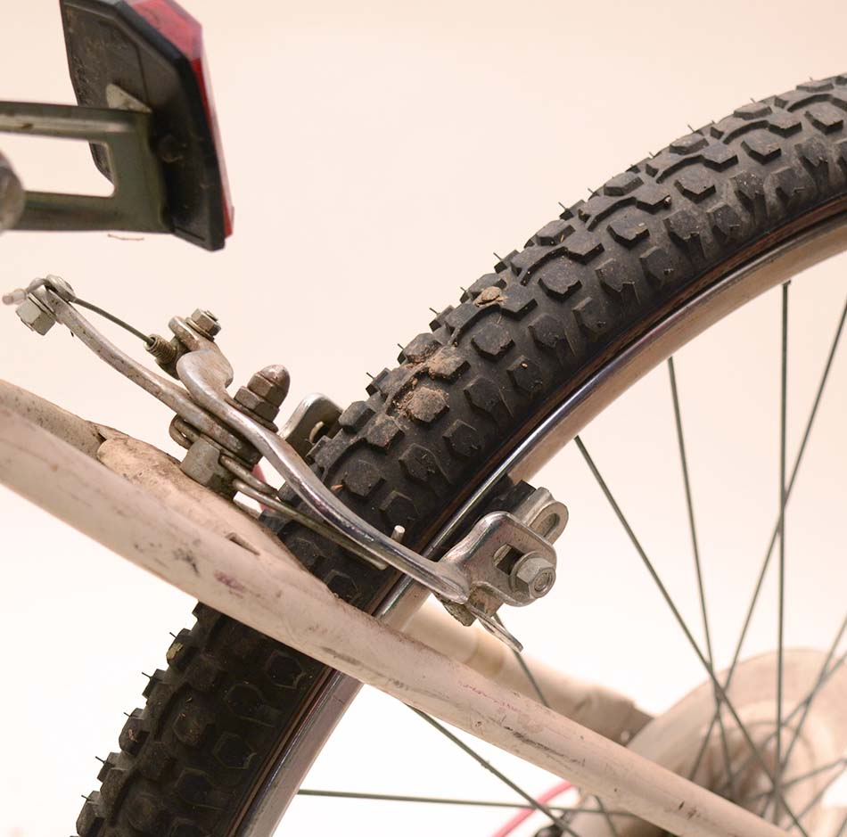 Vintage Huffy White River Ten-Speed Mountain Bike