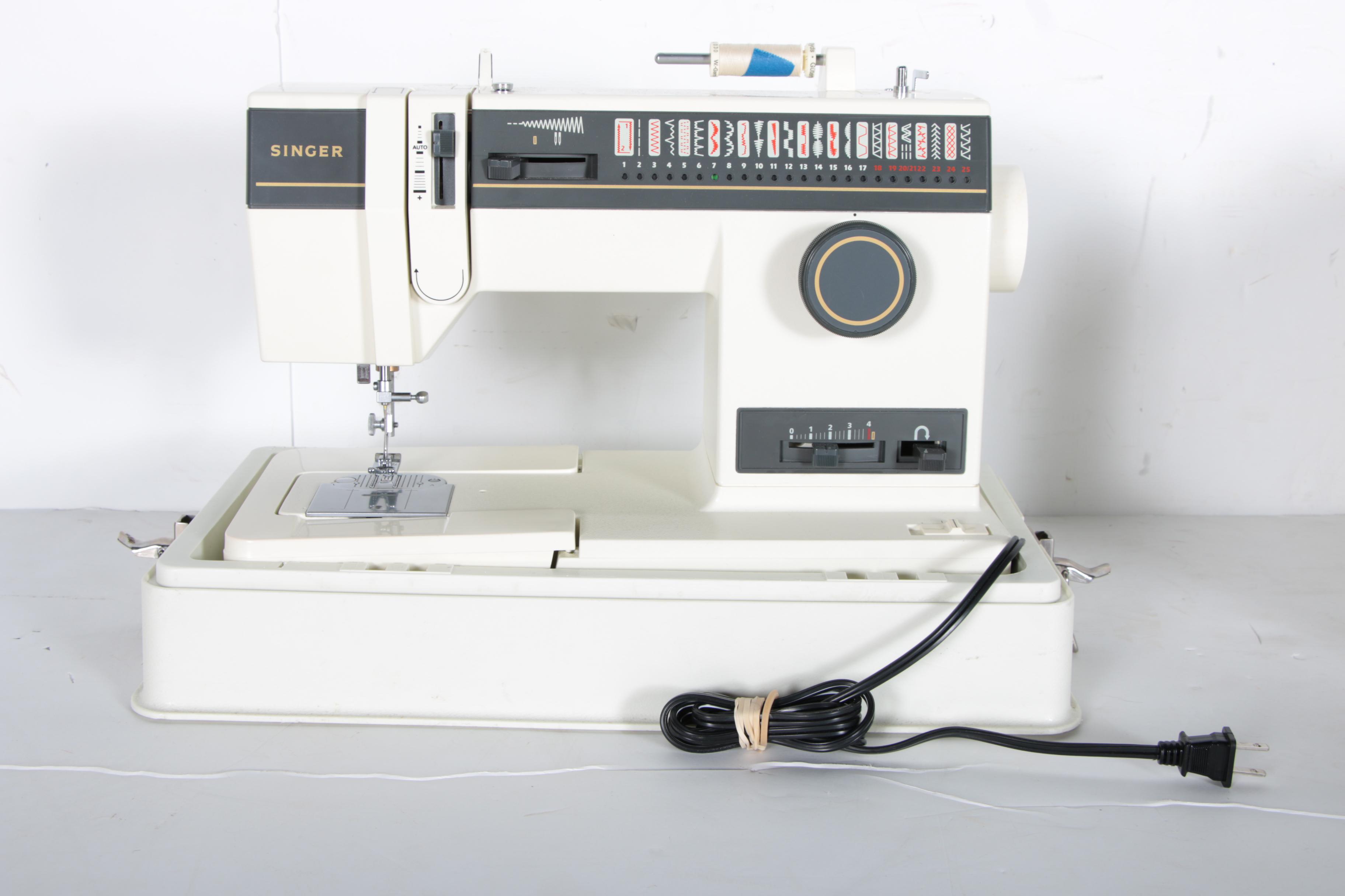 Vintage 25-Pattern Singer Sewing Machine
