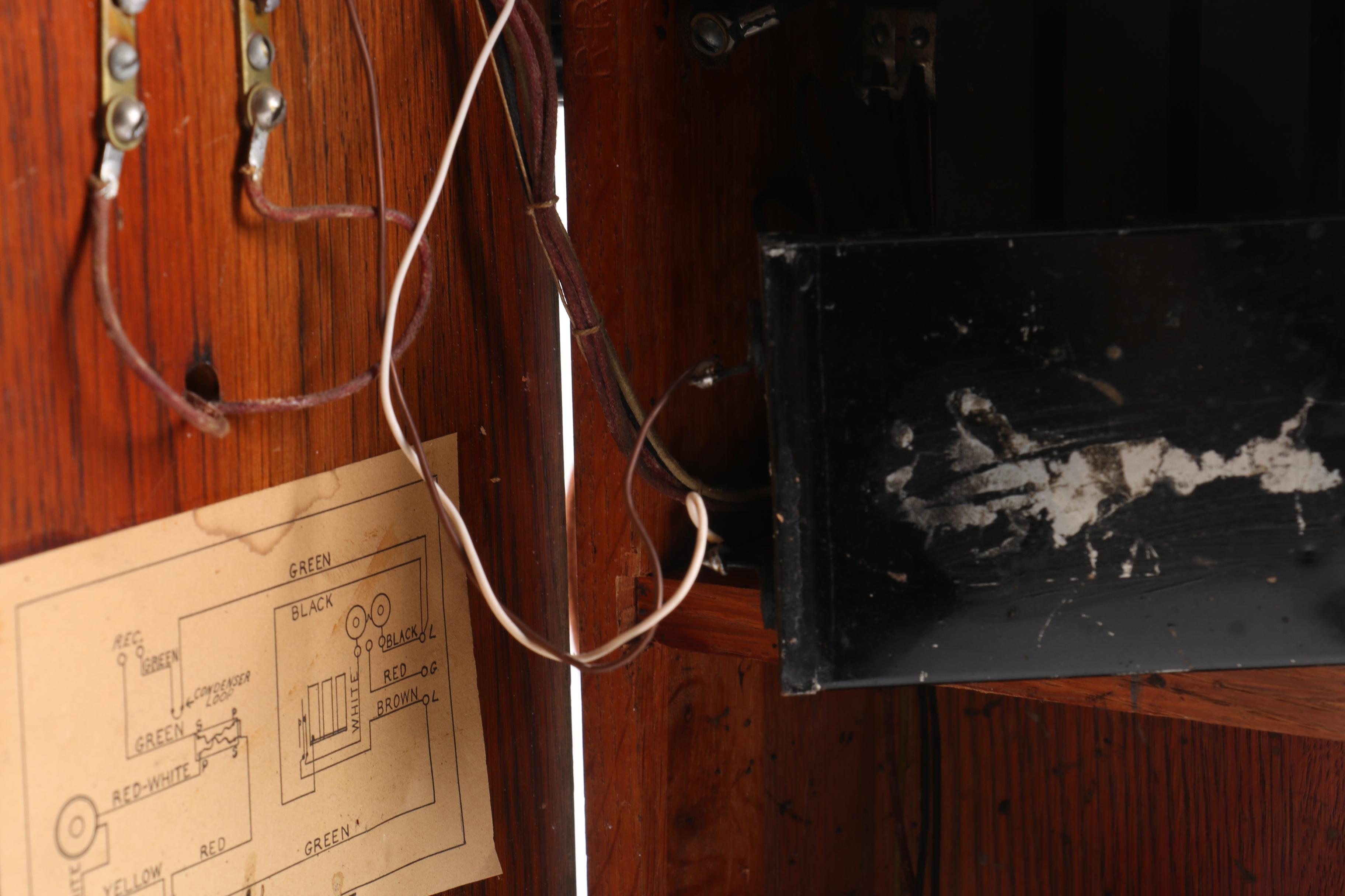 Antique Magneto Wall Compact Crank Telephone