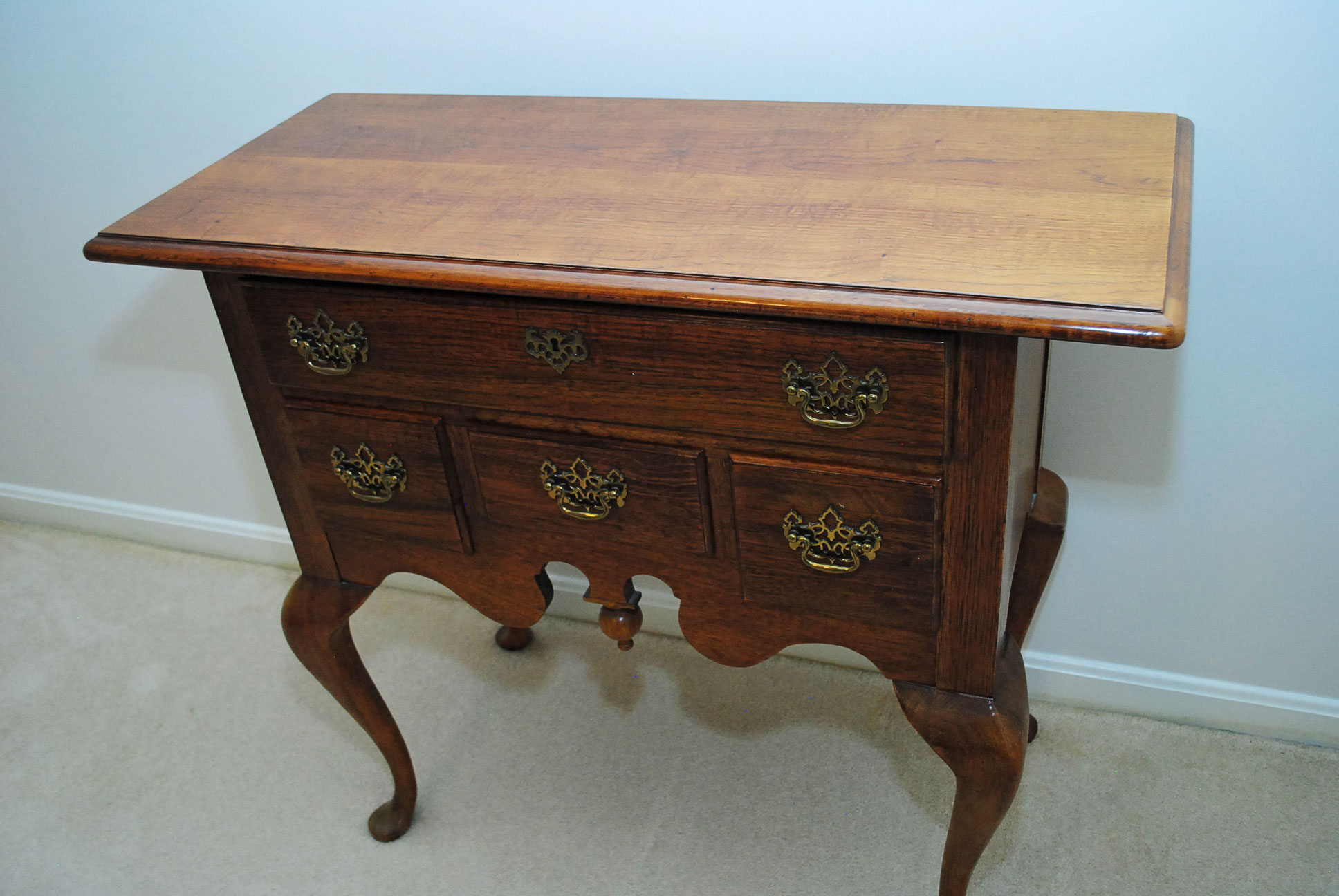 Vintage Queen Anne Style Oak Entry Table by Thomasville