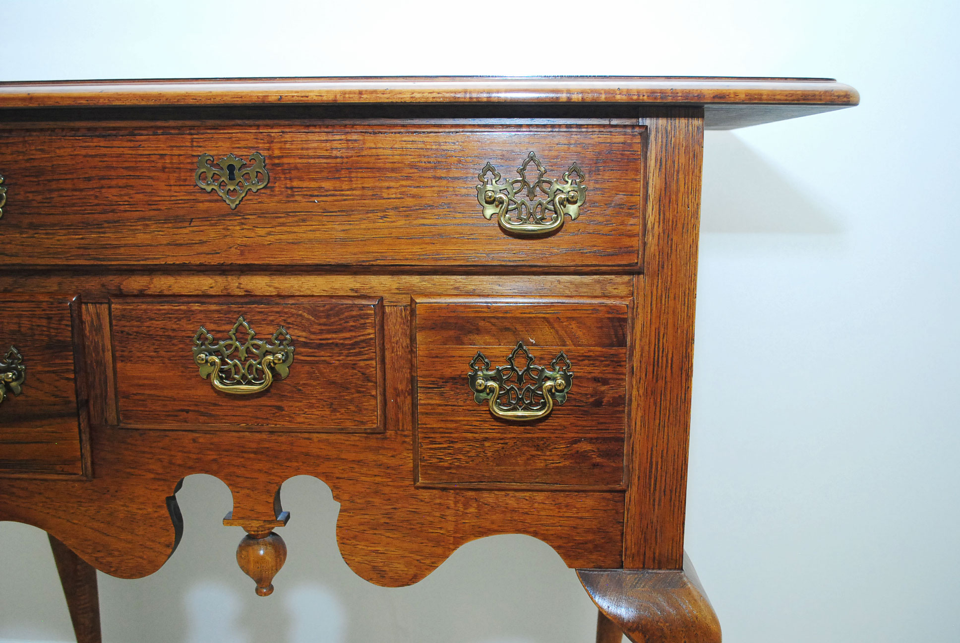 Vintage Queen Anne Style Oak Entry Table by Thomasville