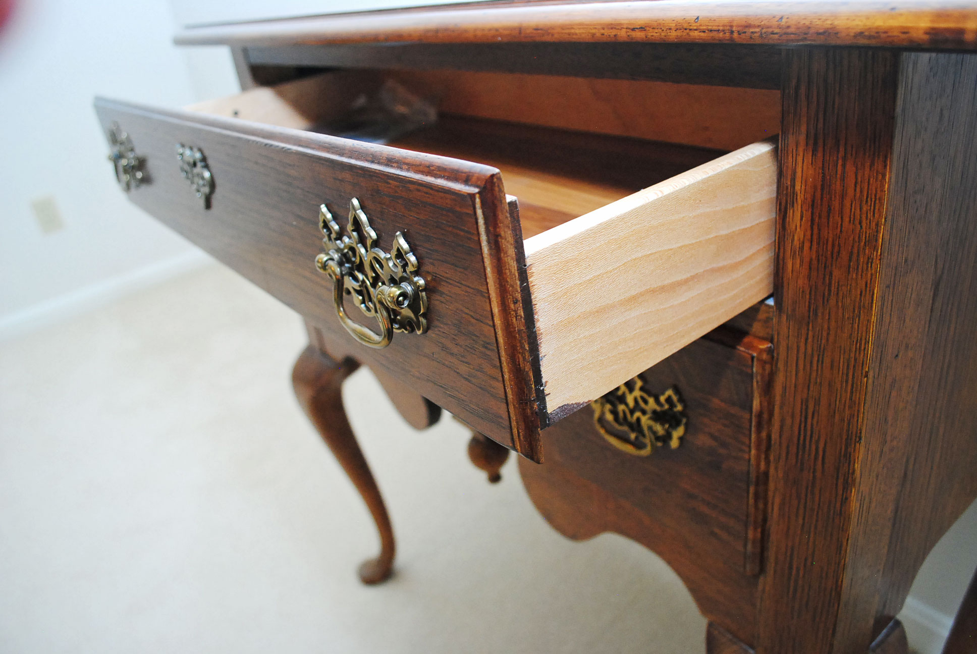 Vintage Queen Anne Style Oak Entry Table by Thomasville